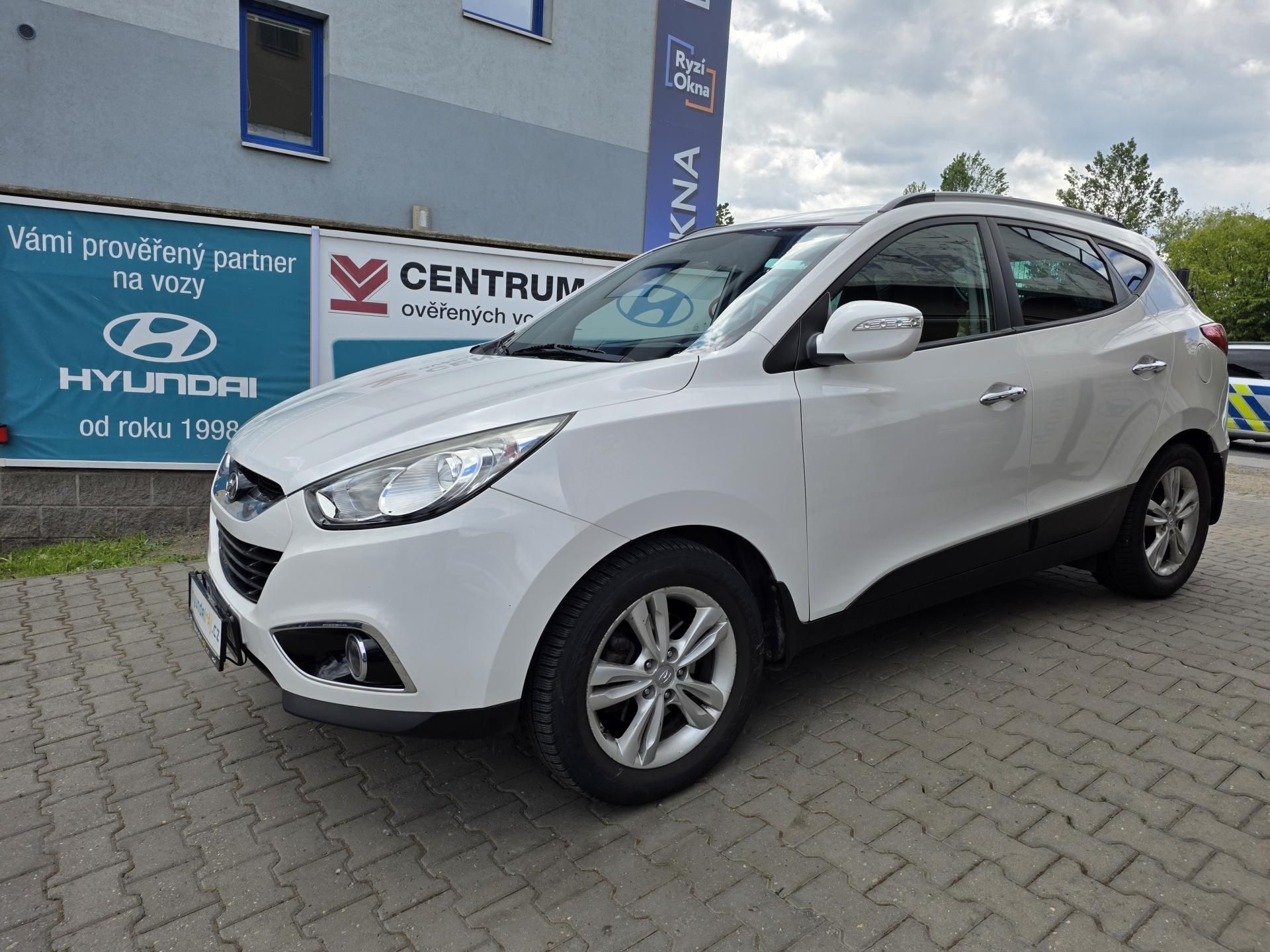 Hyundai ix35, 2.0-4x4-AUTOMAT-TEMPOMAT - fotka 4