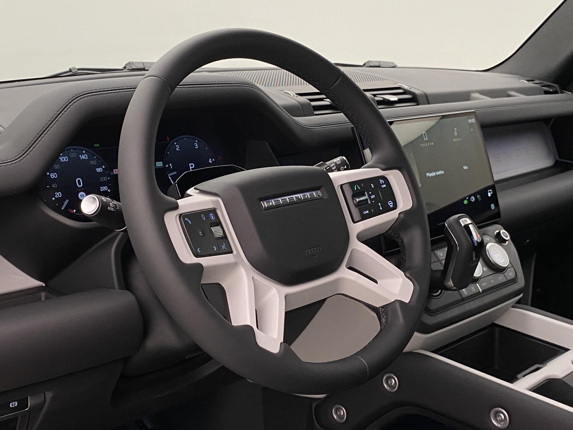 Land Rover Defender, 130 D250 X-Dynamic SE - fotka 4
