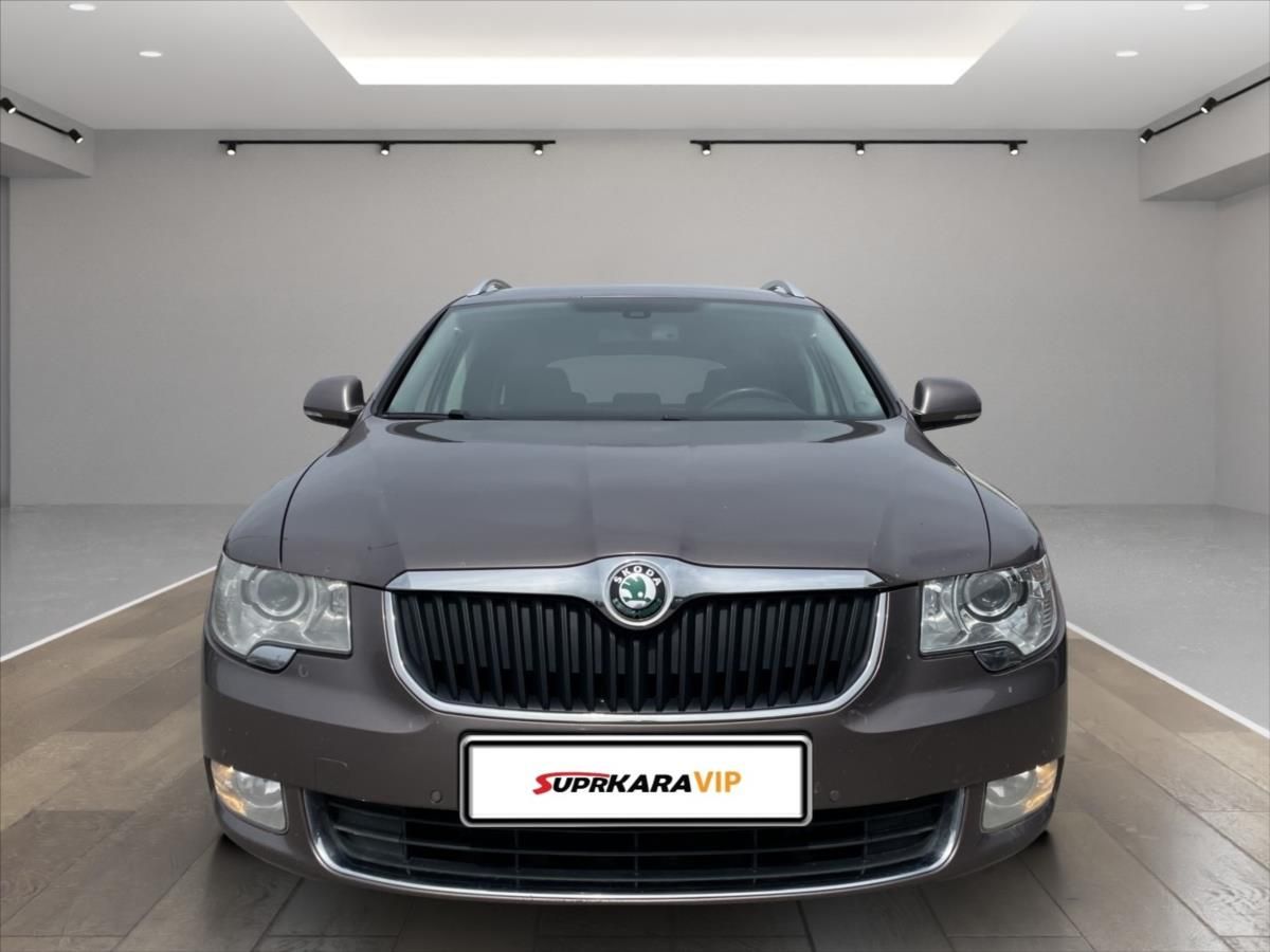 Škoda Superb, 2,0 TDi DSG 125kW Elegance - fotka 2