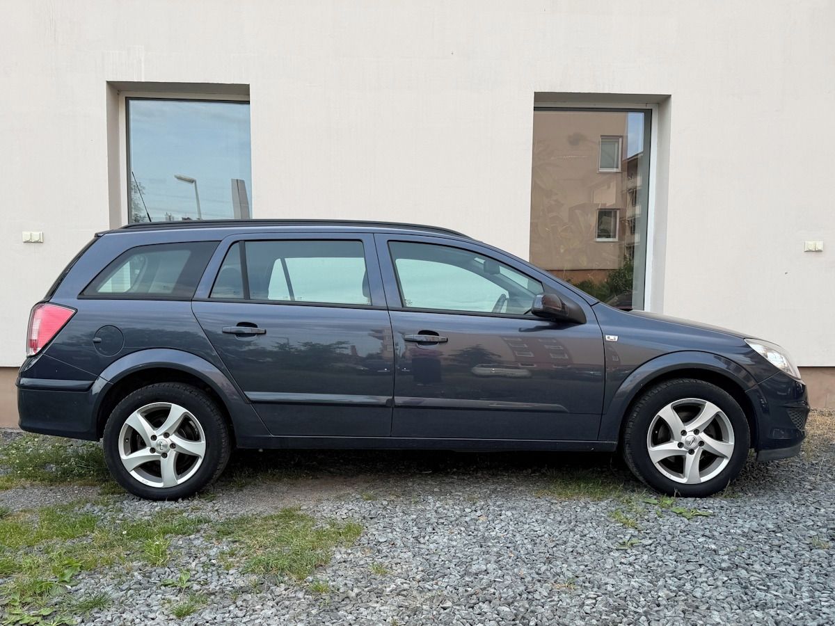 Opel Astra, 1.4 16V 66kW, Nová STK - fotka 6