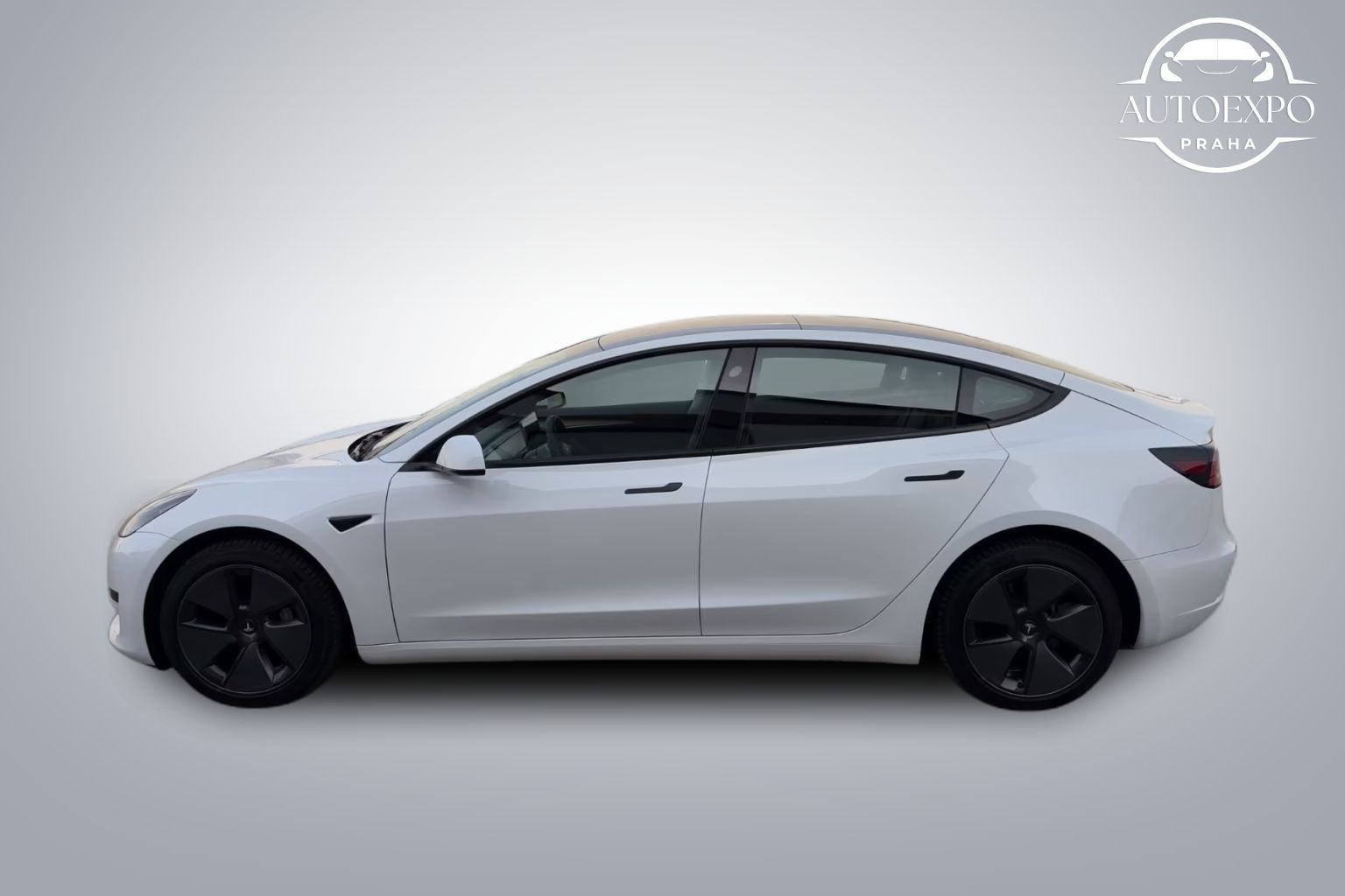 Tesla Model 3, Basis RWD - fotka 2