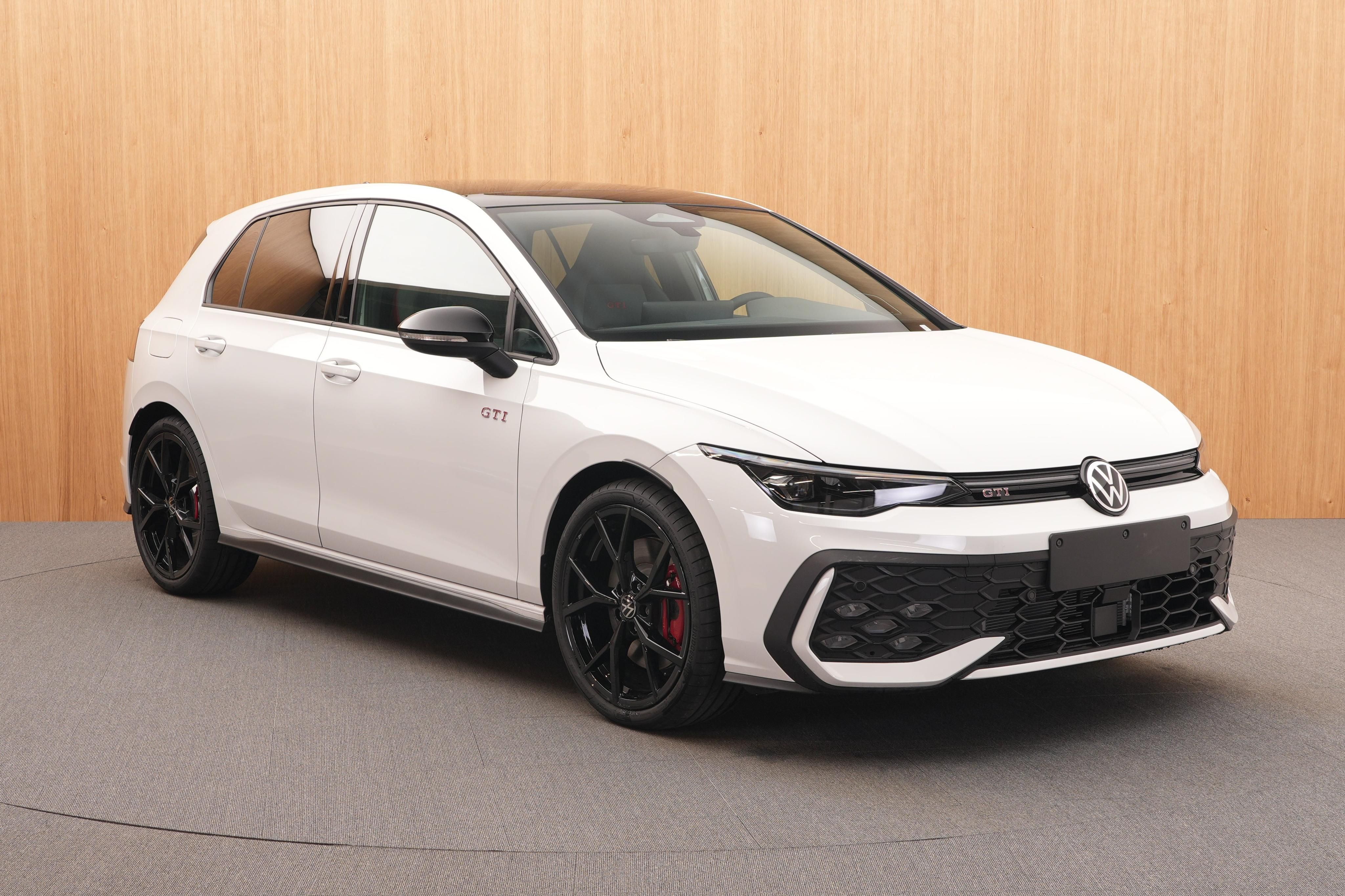 Volkswagen Golf, GTI 2.0 TSI DSG - fotka 6
