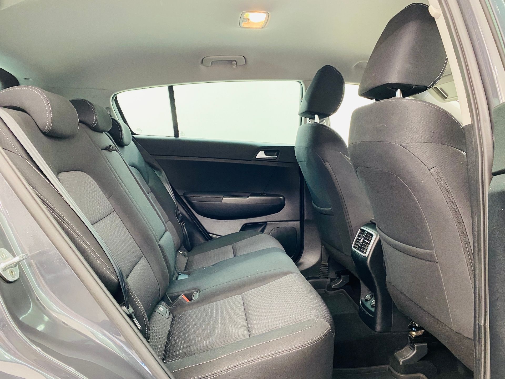 Kia Sportage, 1,6T-GDI 130 kW Automat 4x4 - fotka 6