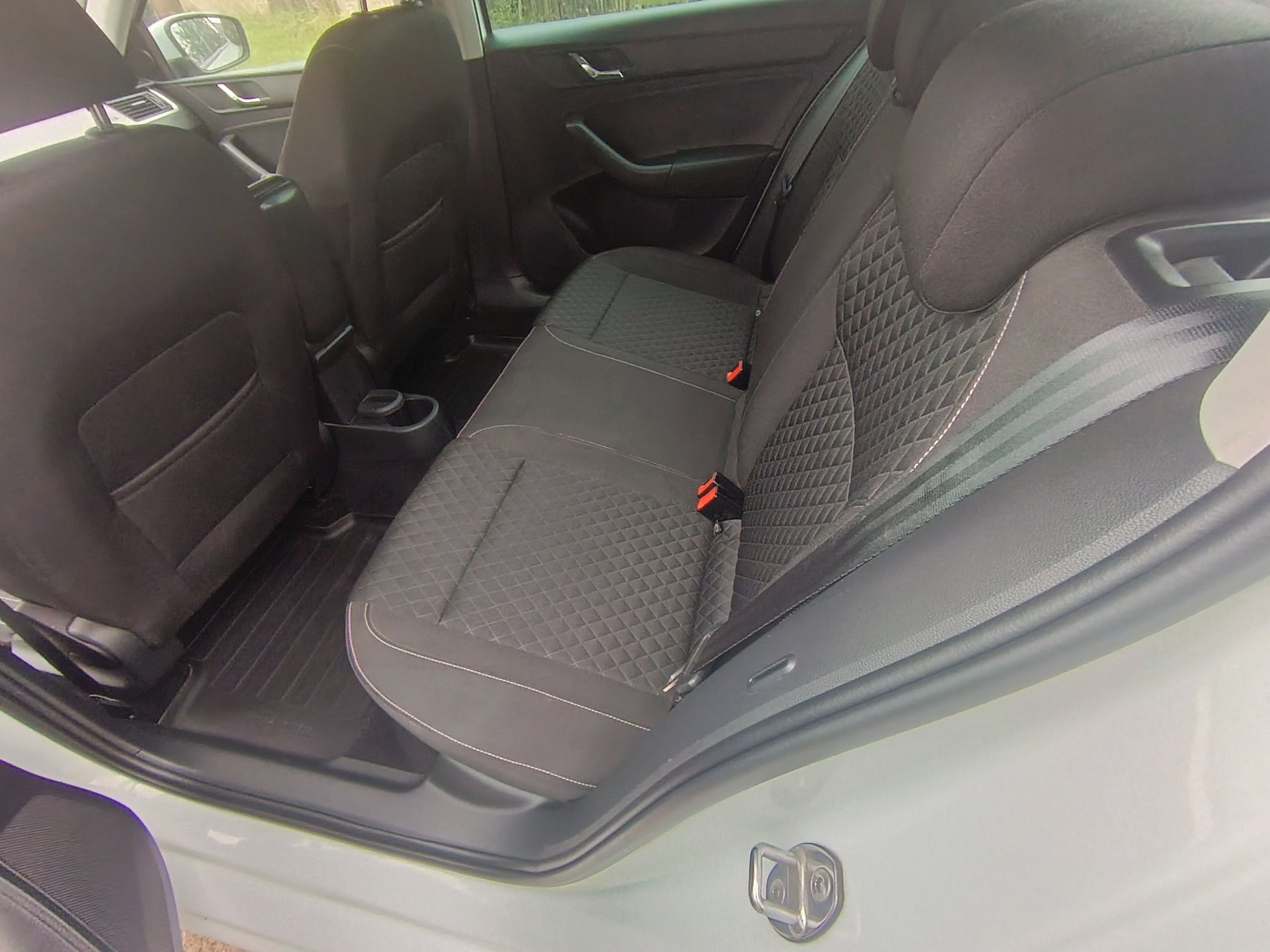 Škoda Rapid, 1.2 TSI 81kw, xenon,navi, taž - fotka 5