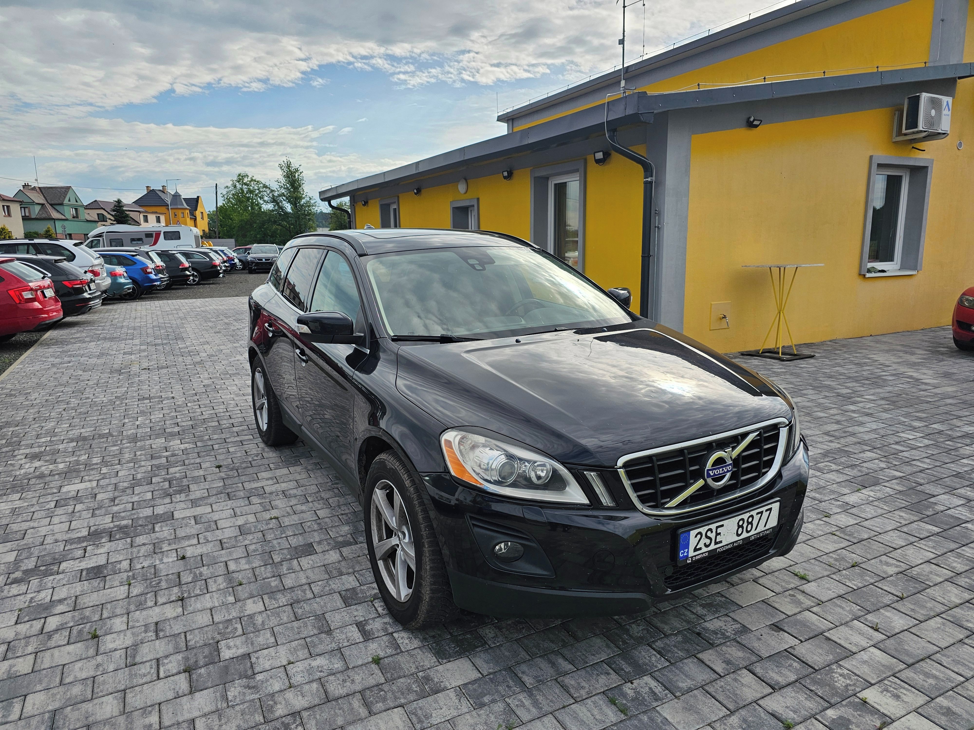 Volvo XC60, D5 AWD, 136 KW, AUTOMAT - fotka 3