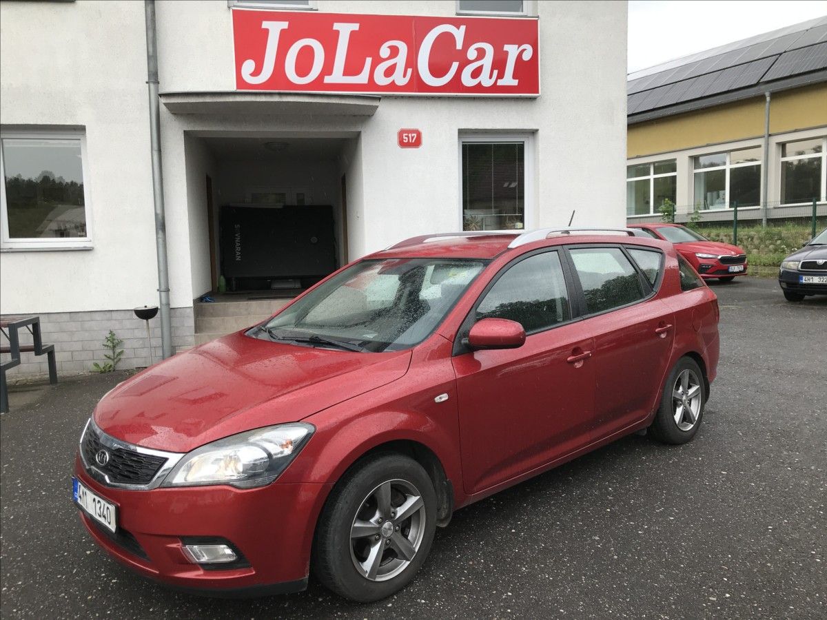 Kia Cee´d, 1,6 i 91kW Combi - fotka 2
