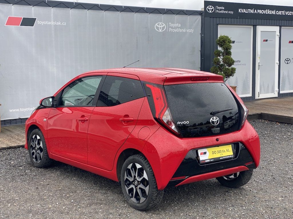 Toyota Aygo, 1.0i, ČR, X-play, automat - fotka 4