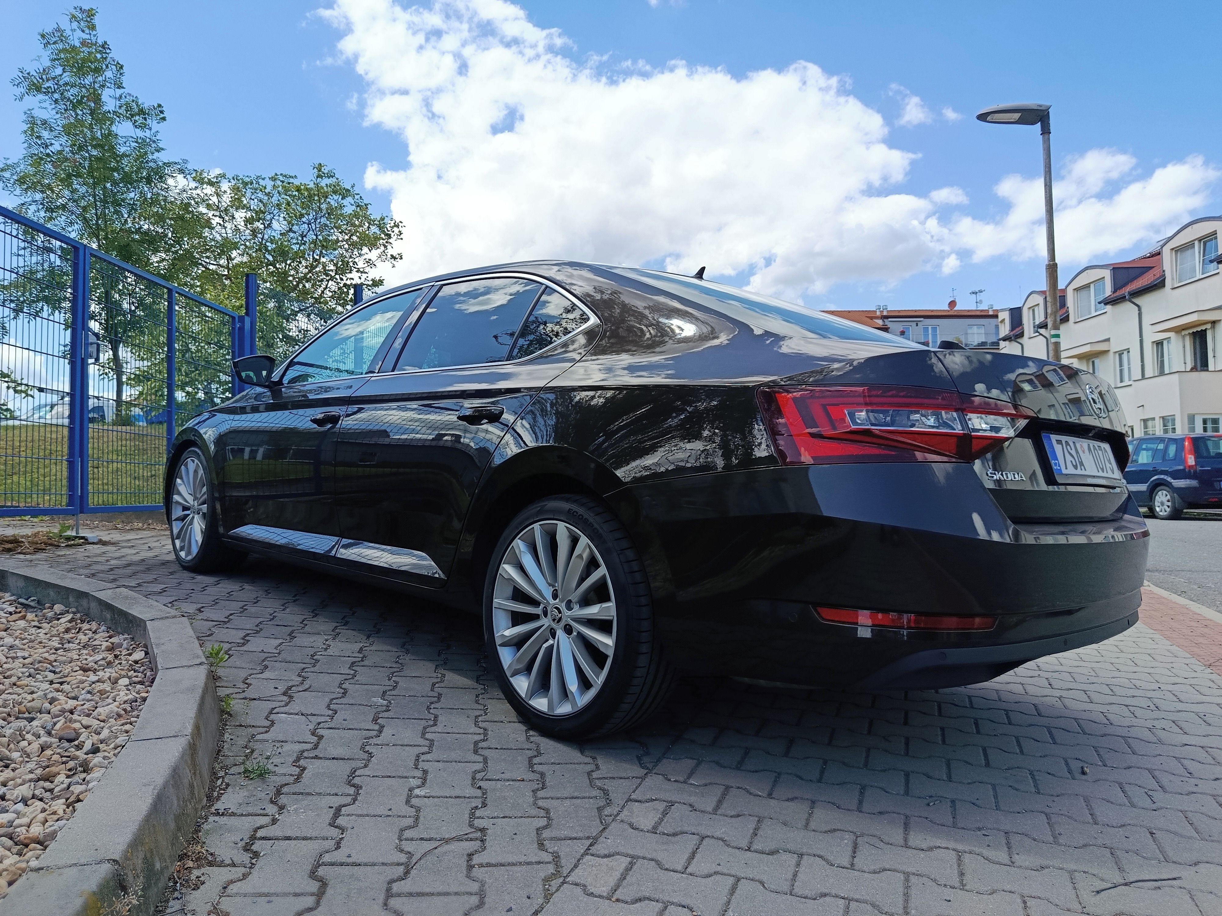 Škoda Superb, 1.4 TSi DSG benzín automat - fotka 5