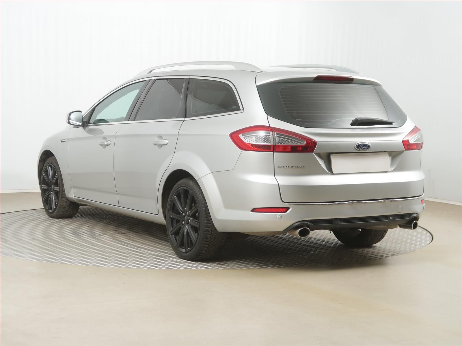 Ford Mondeo, 2.2 TDCi, Automatická klima - fotka 4