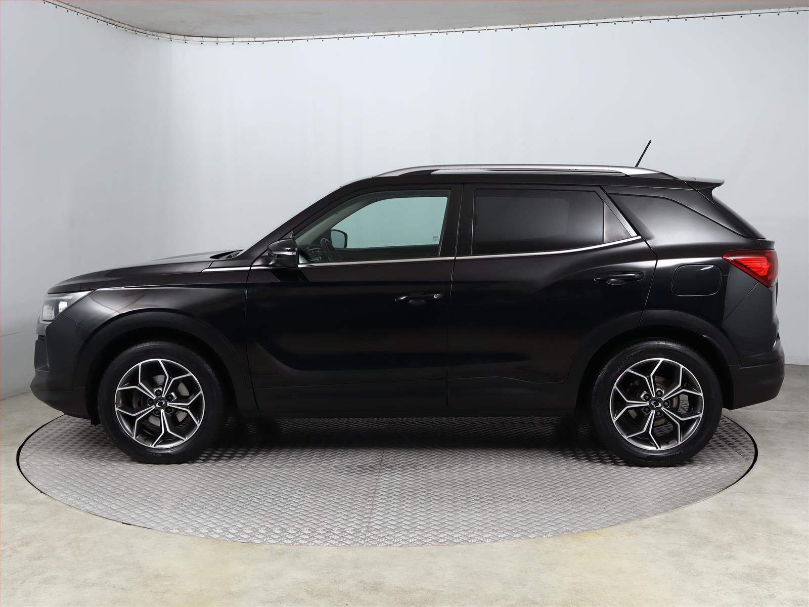 SsangYong Korando, 1.5 T-GDI, Automat, ČR,1.maj - fotka 3