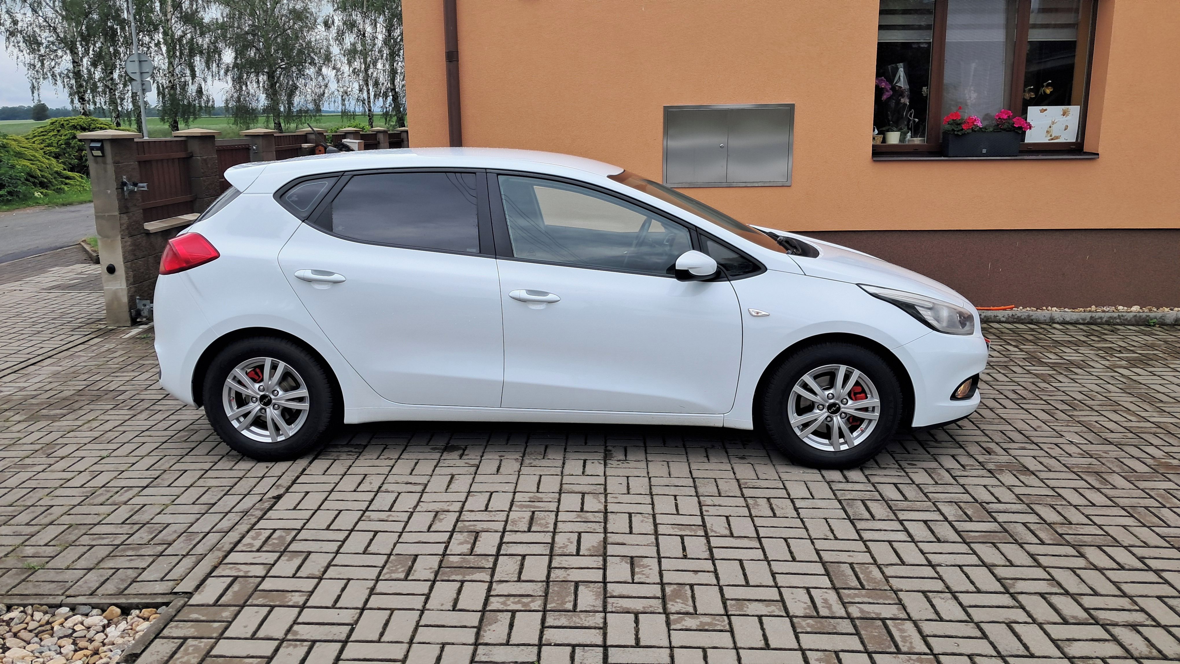 Kia Cee´d, 1.4i / 73KW ČR - fotka 3