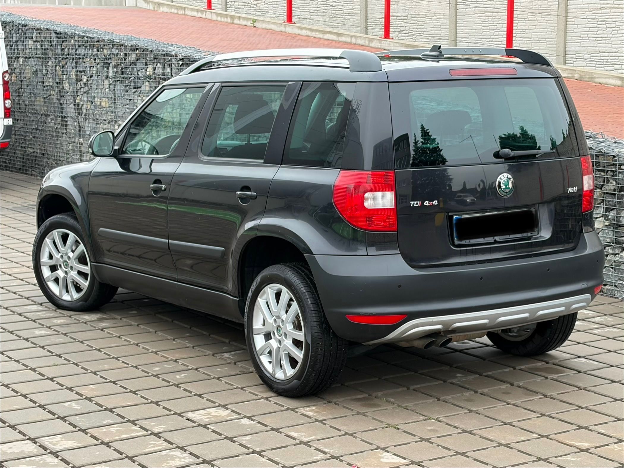 Škoda Yeti, 2.0TDi 103kW 4x4/BEZ KOROZE/ - fotka 3