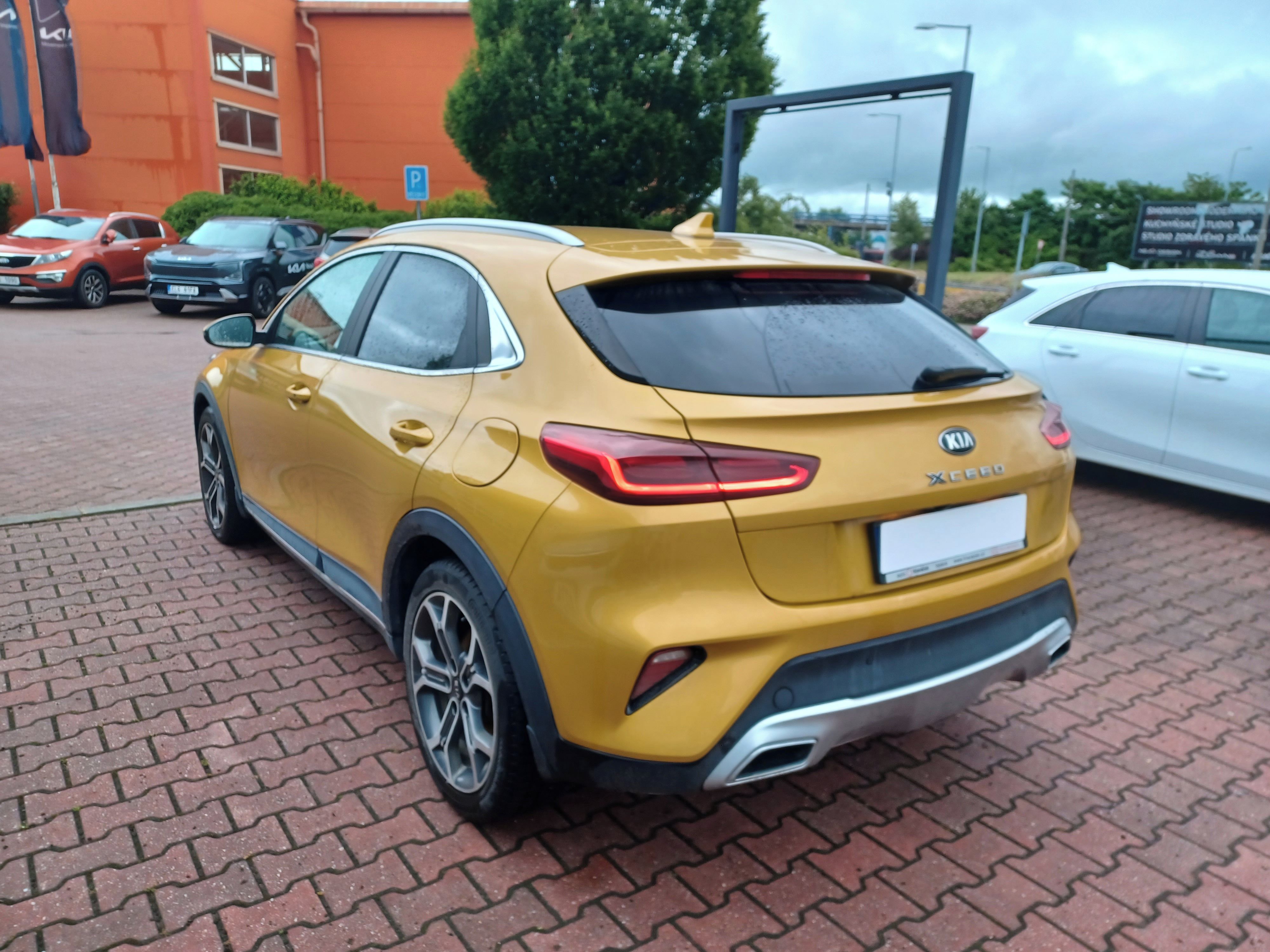 Kia XCee´d, 1.5 T-GDi 118kW 7DCT Spring Ed - fotka 3