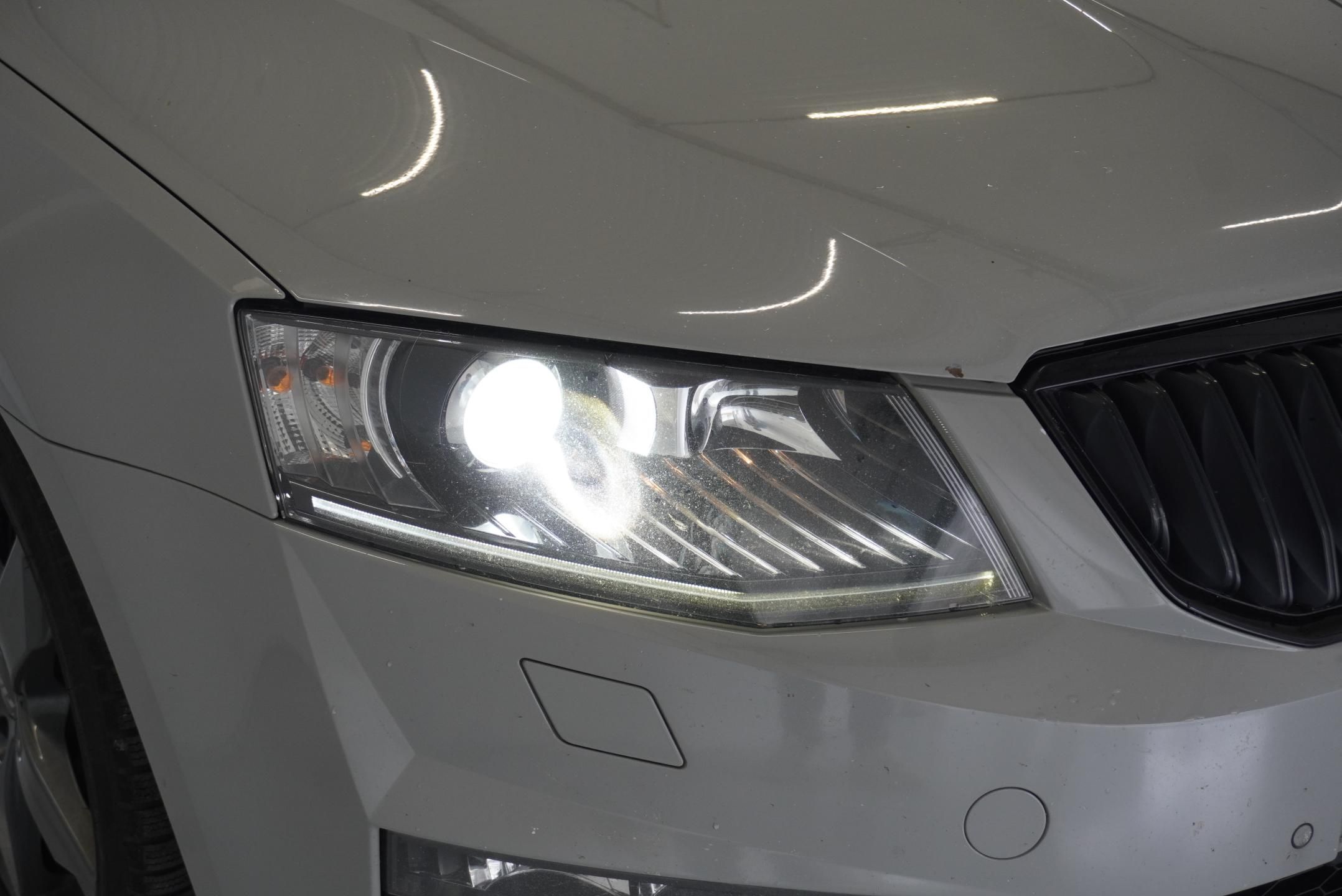 Škoda Octavia, RS 2.0 TDi 135 kW manuál přev. - fotka 3