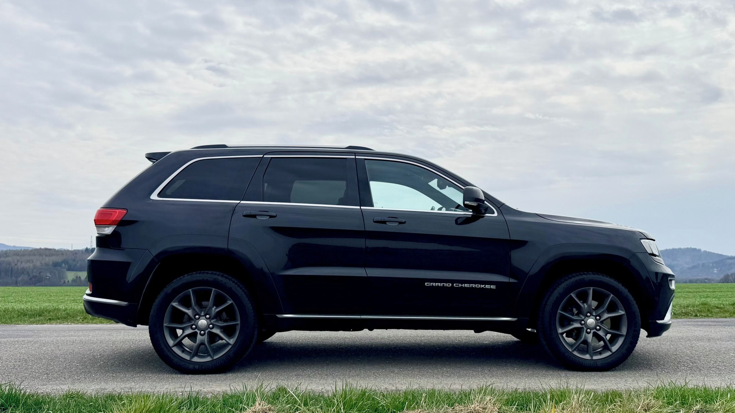 Jeep Grand Cherokee, / V6 / 4x4 / 1.maj ČR / SUMMIT - fotka 5