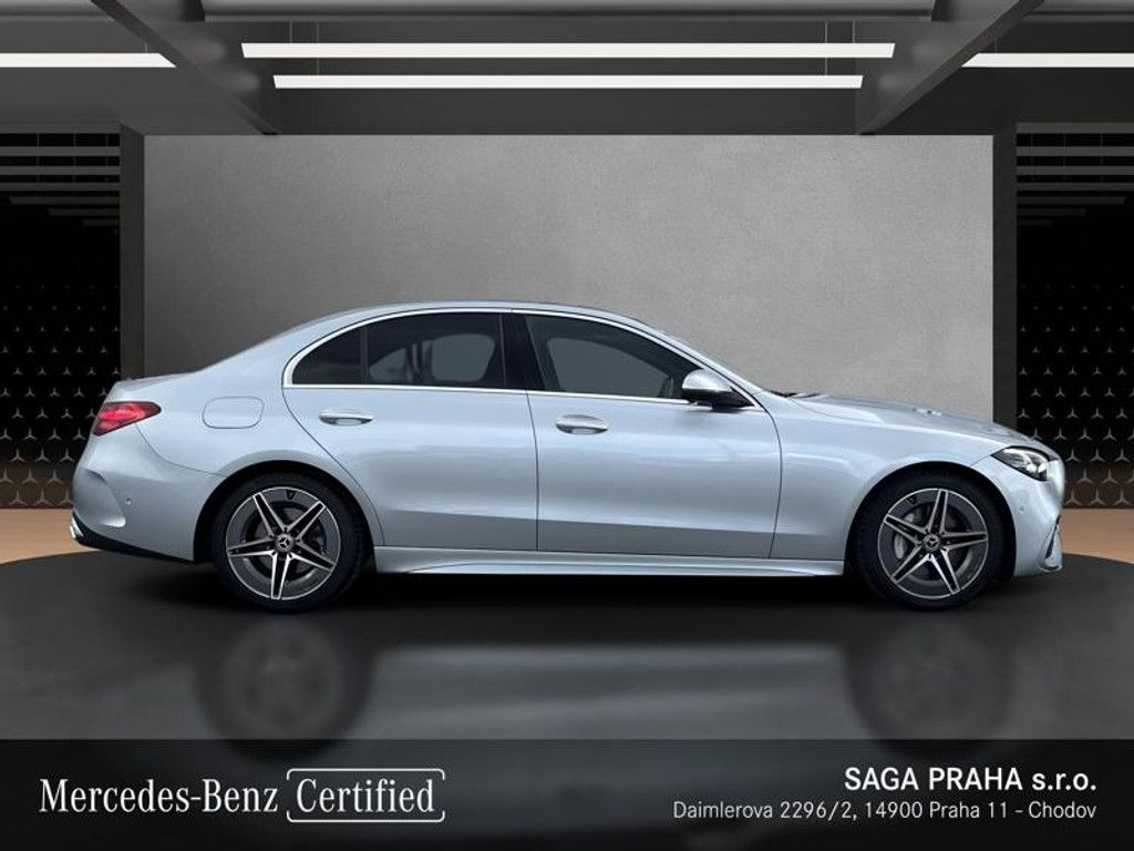 Mercedes-Benz Třídy C, C-Třída 220 d 4MATIC AMG Line - fotka 3