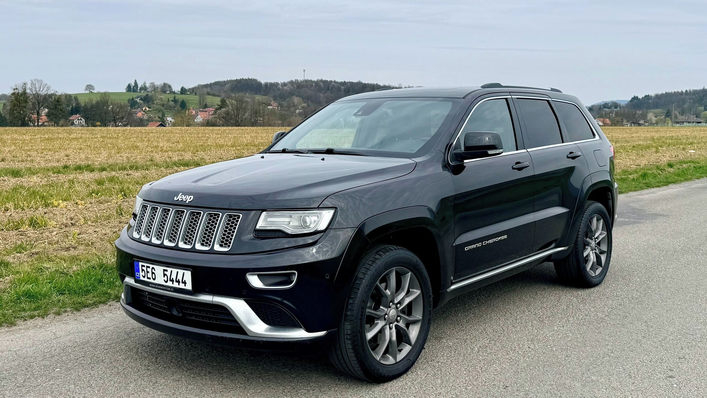 Jeep Grand Cherokee, / V6 / 4x4 / 1.maj ČR / SUMMIT - fotka 2