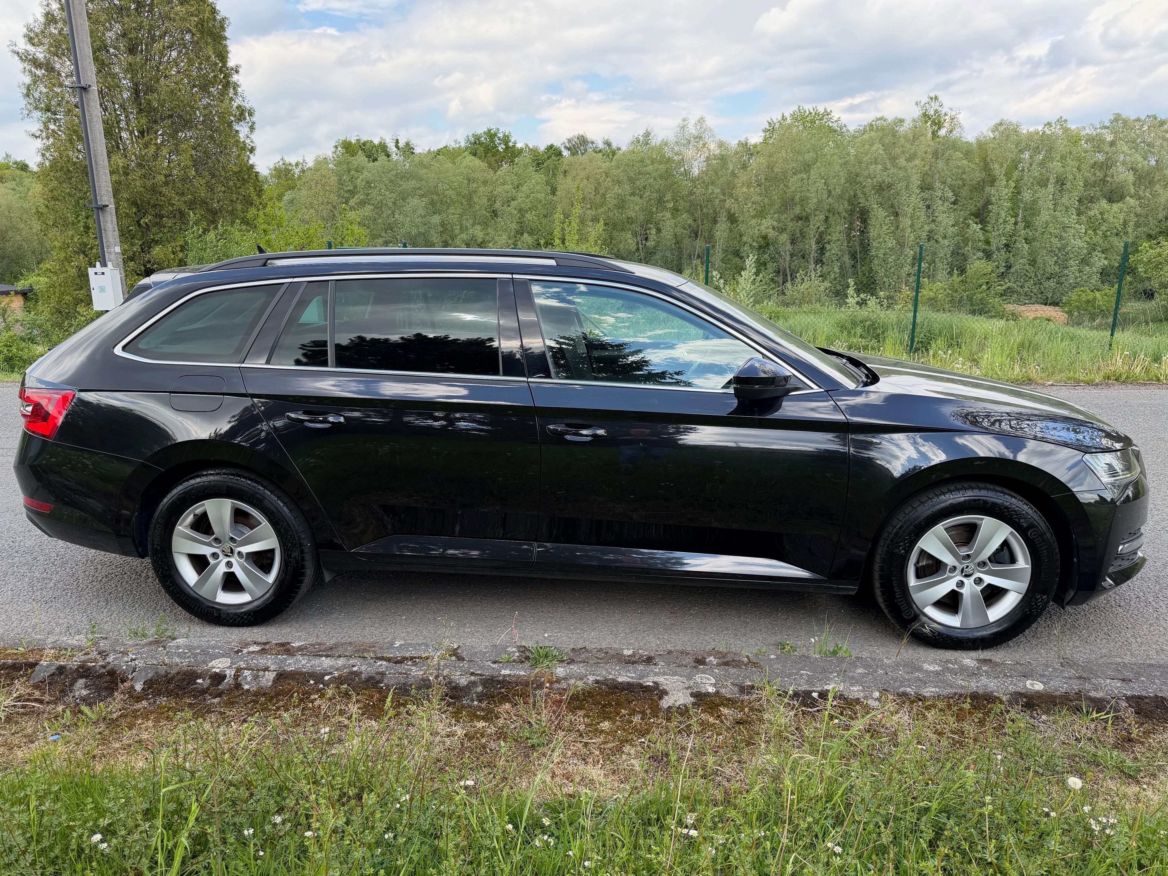 Škoda Superb, 2.0TDi 110kw DSG 1.maj - fotka 5