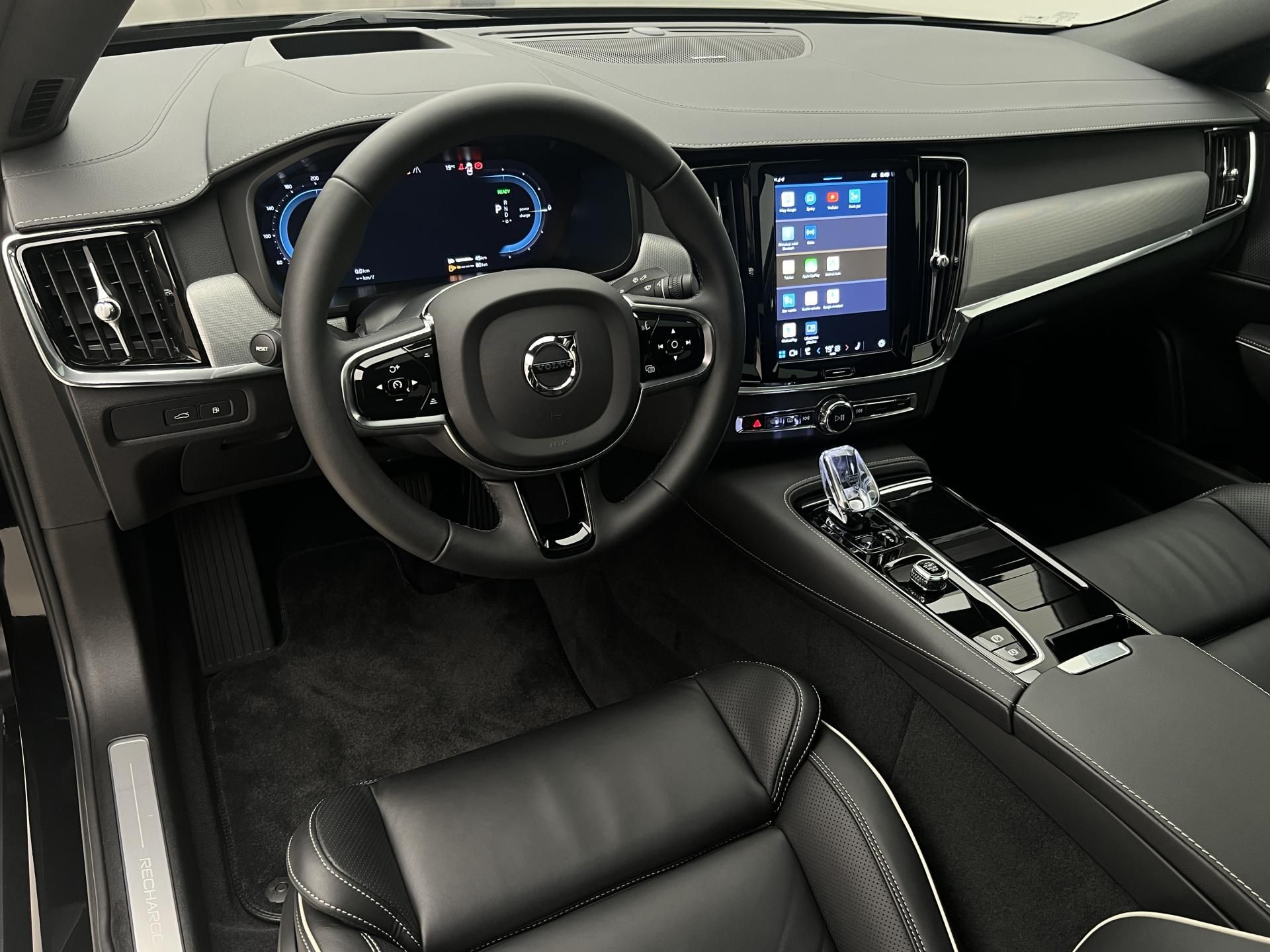 Volvo S90, T8 AWD RECHARGE ULTIMATE DARK - fotka 4