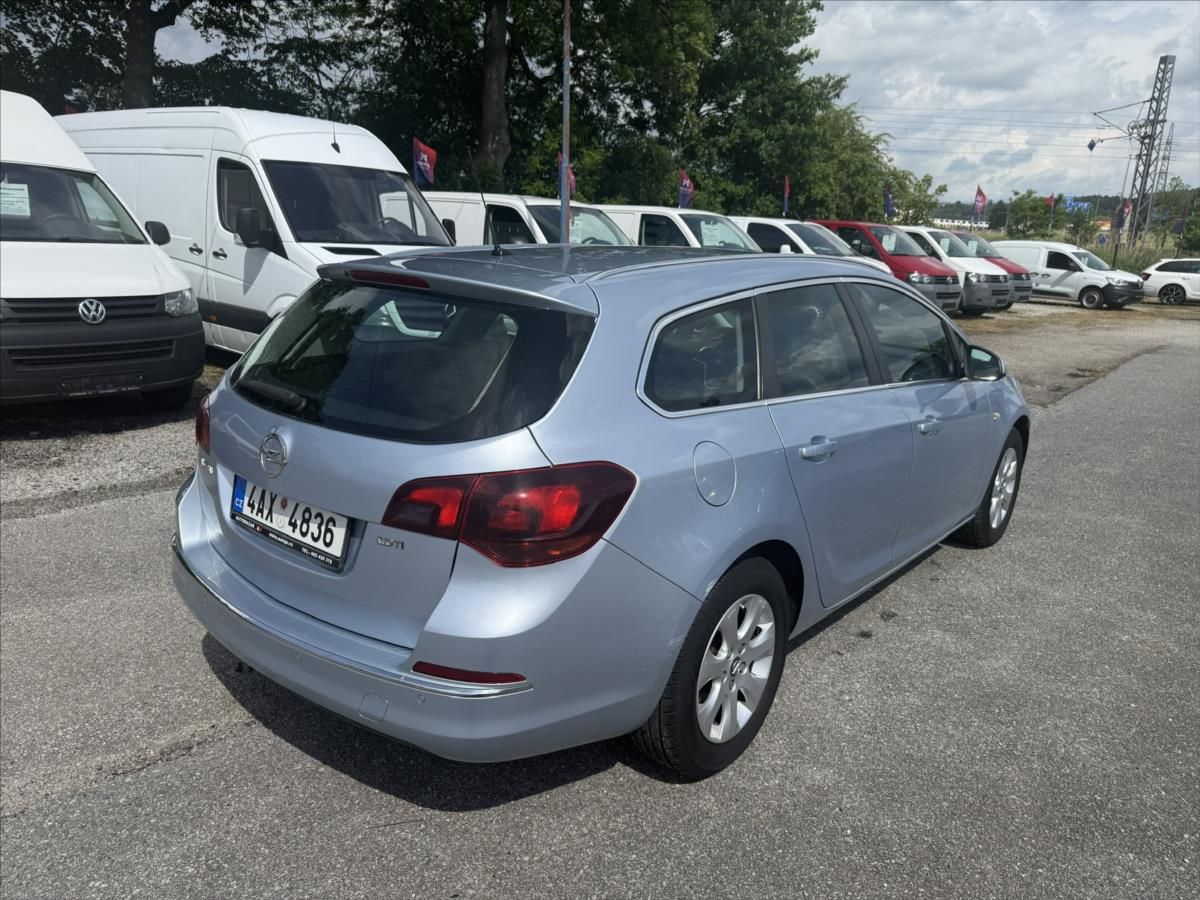 Opel Astra, 1,6 CDTi - fotka 5