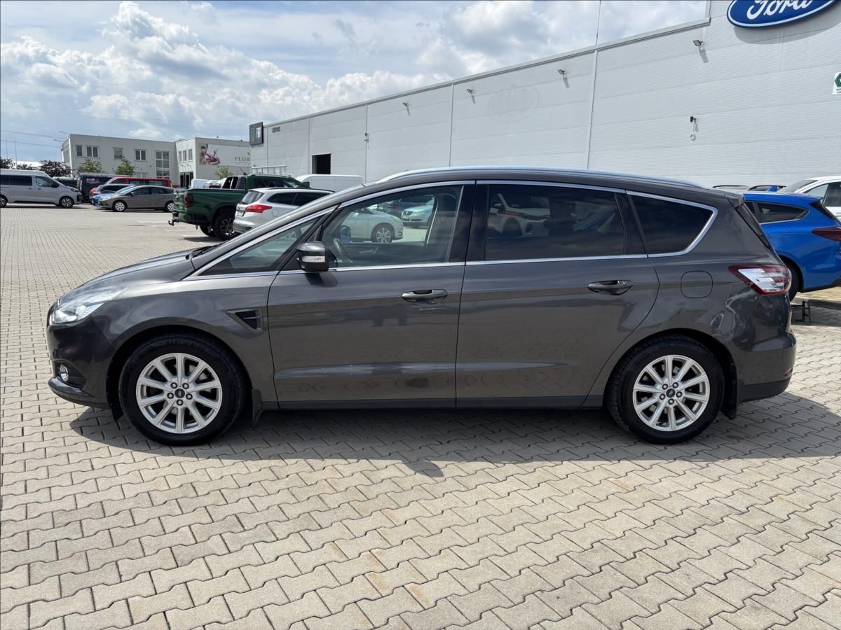 Ford S-MAX, 2,0 EcoBlue 132kW Titanium 4X4 - fotka 2