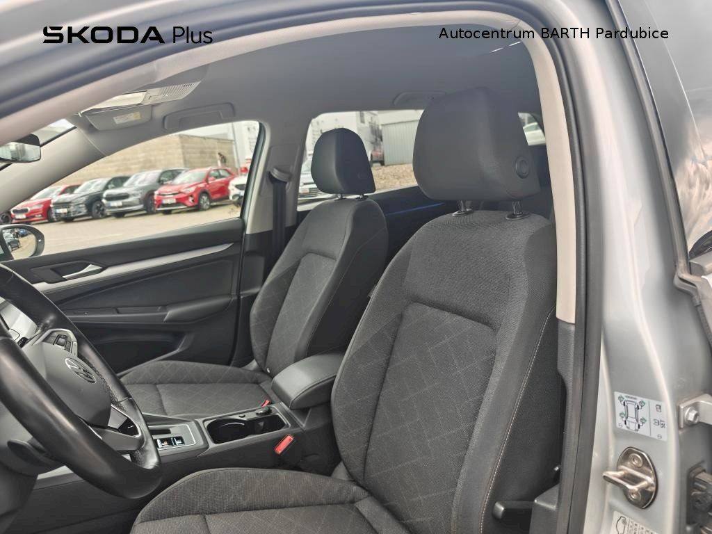 Volkswagen Golf, Variant / 1,5 eTSI / 110 kW / - fotka 6
