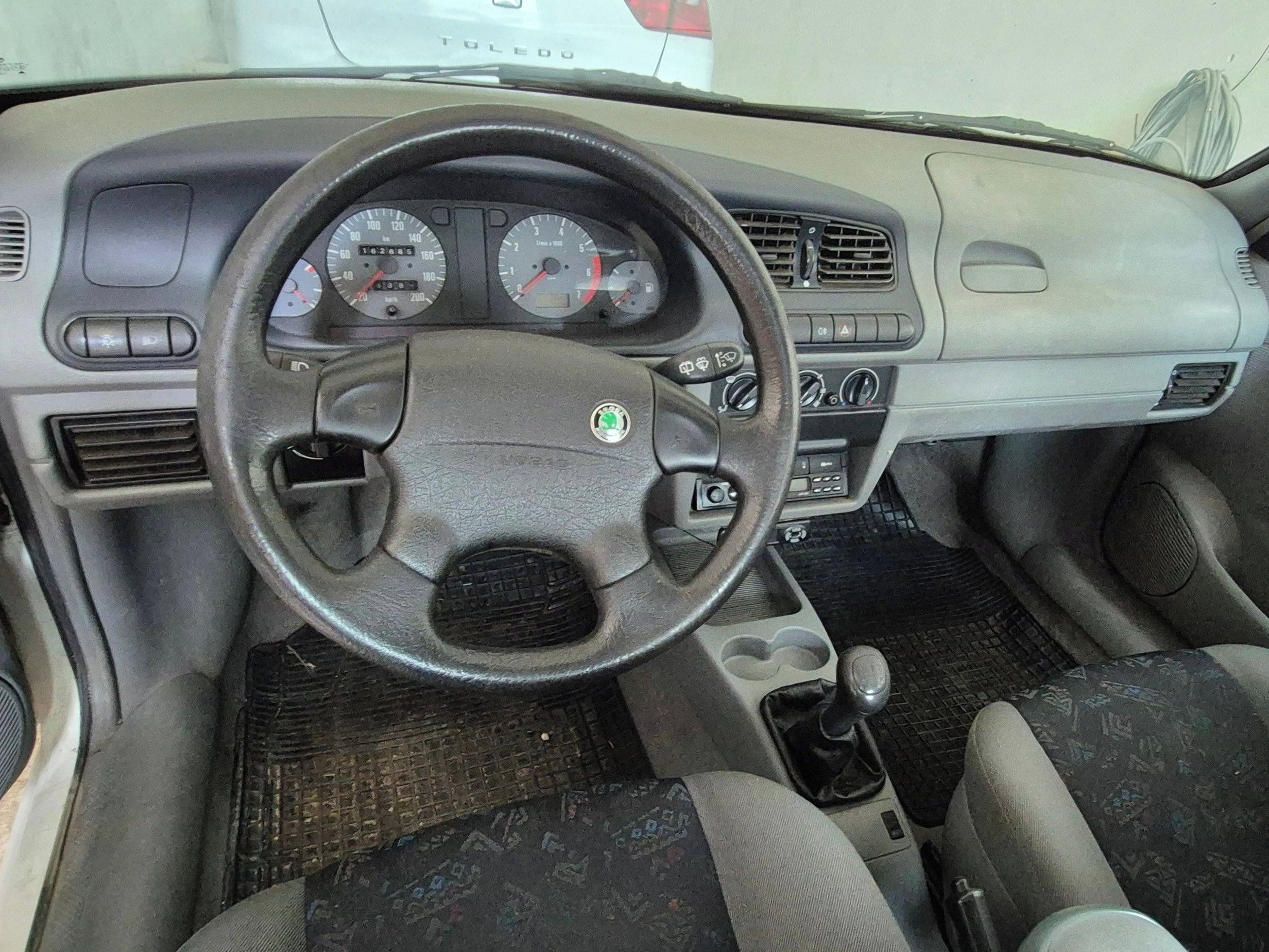 Škoda Felicia, Felicia 1.6 MPI KLIMA 163tkm - fotka 5