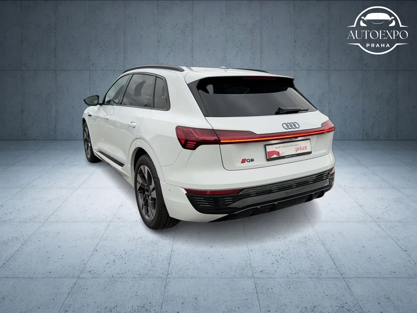Audi Q8 e-tron, S line 50*/Matrix* - fotka 5