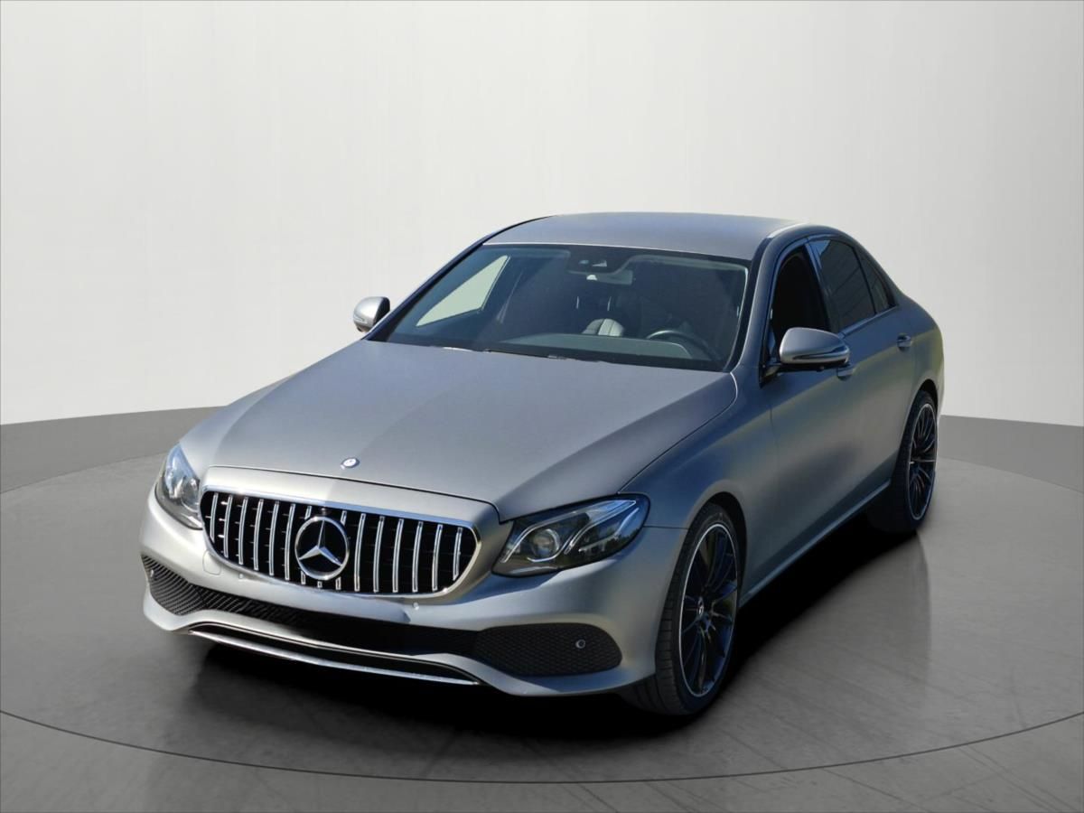 Mercedes-Benz Třídy E, 2,0 143 KW E220d ČR Avantgarde - fotka 3