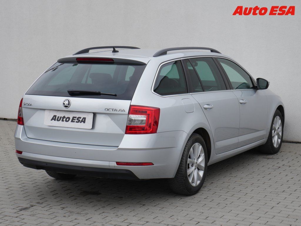 Škoda Octavia, 1.6 TDi,Ambition,DSG - fotka 4