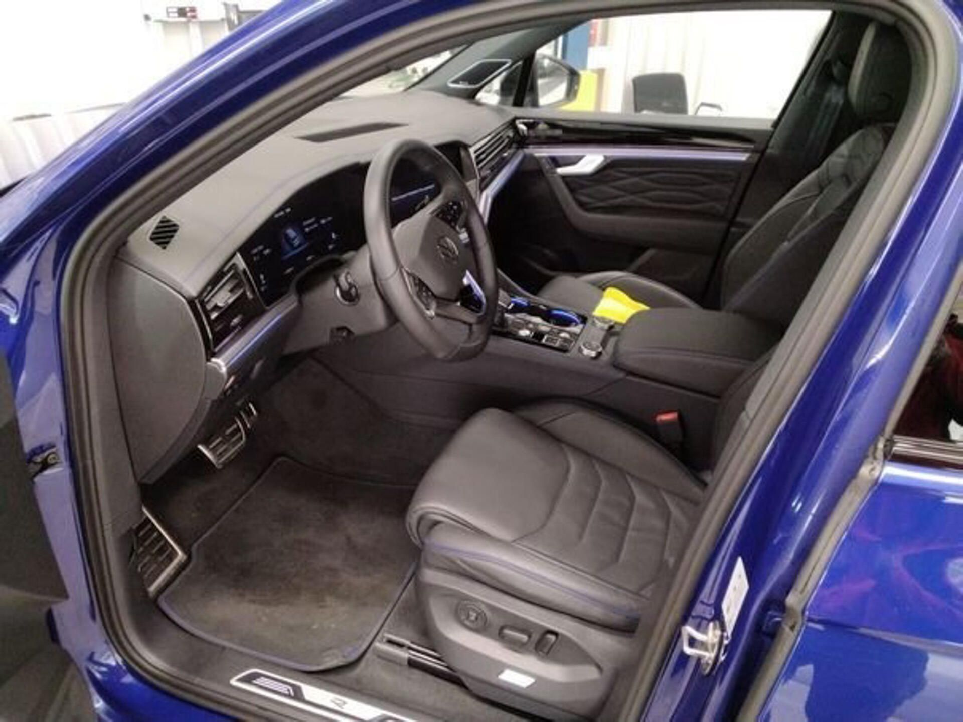 Volkswagen Touareg, R eHybrid 4M HuD IQ 360 Venti - fotka 4