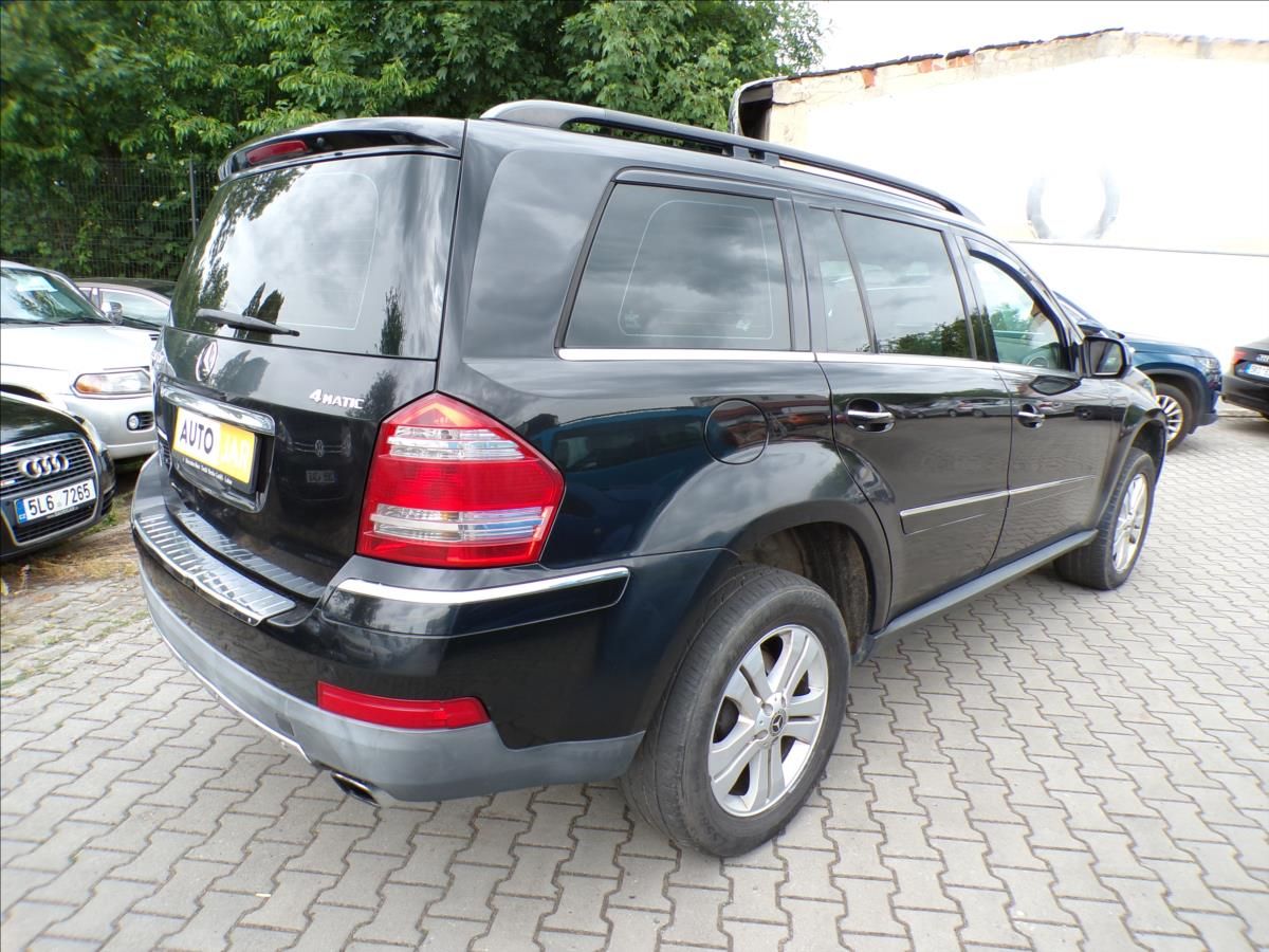 Mercedes-Benz GL, 4,0 V8  420 CDI 4MATIC - fotka 5