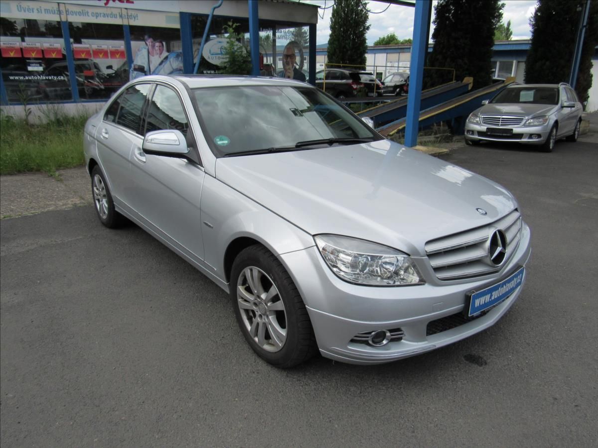 Mercedes-Benz Třídy C, 2,5 i C 230 V6 150kW Automat - fotka 3