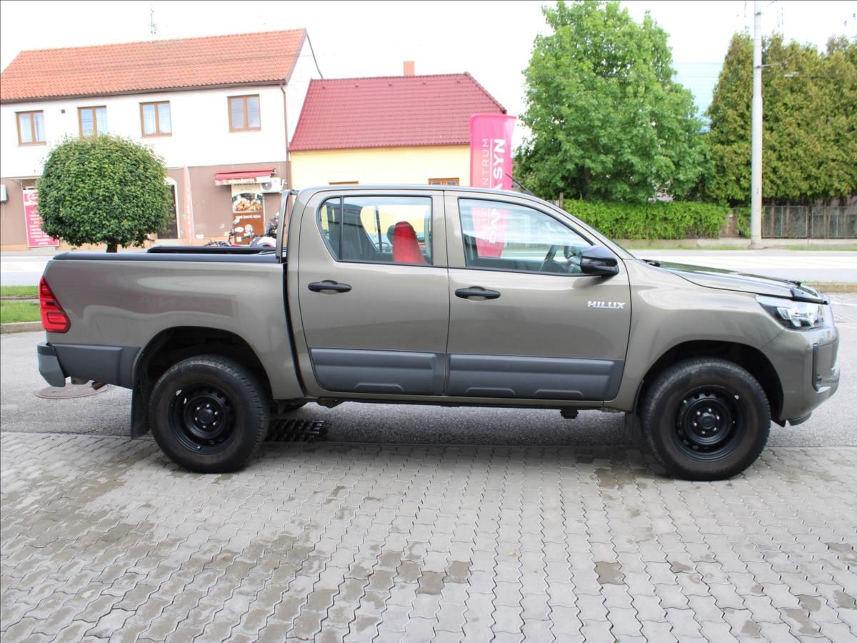 Toyota Hilux, 2,4 D-4D1.majitel CZ ZÁNOVNÍ! - fotka 3