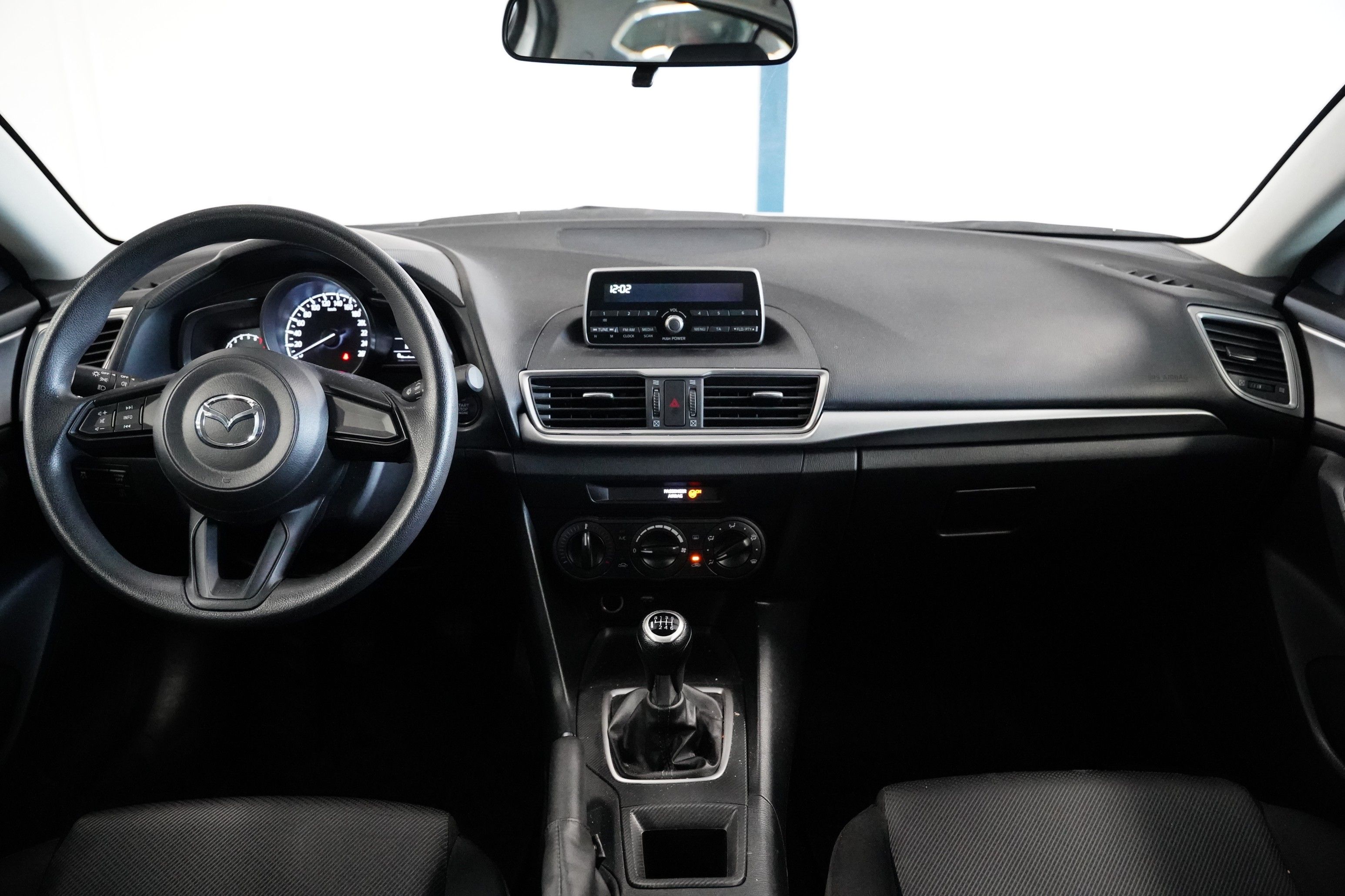 Mazda 3, 1.5 Skyactiv-G 74 kW - fotka 5