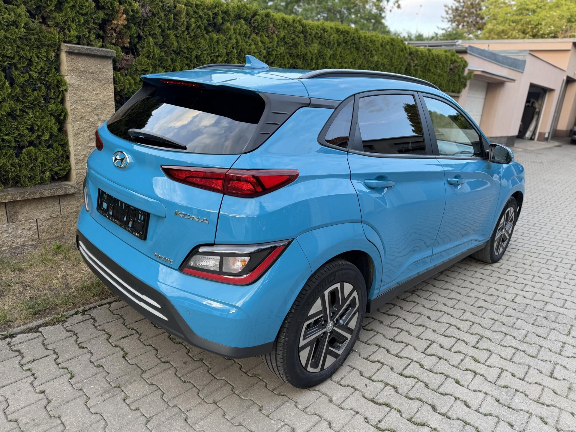Hyundai Kona, TOP STAV SOH 98% - fotka 2