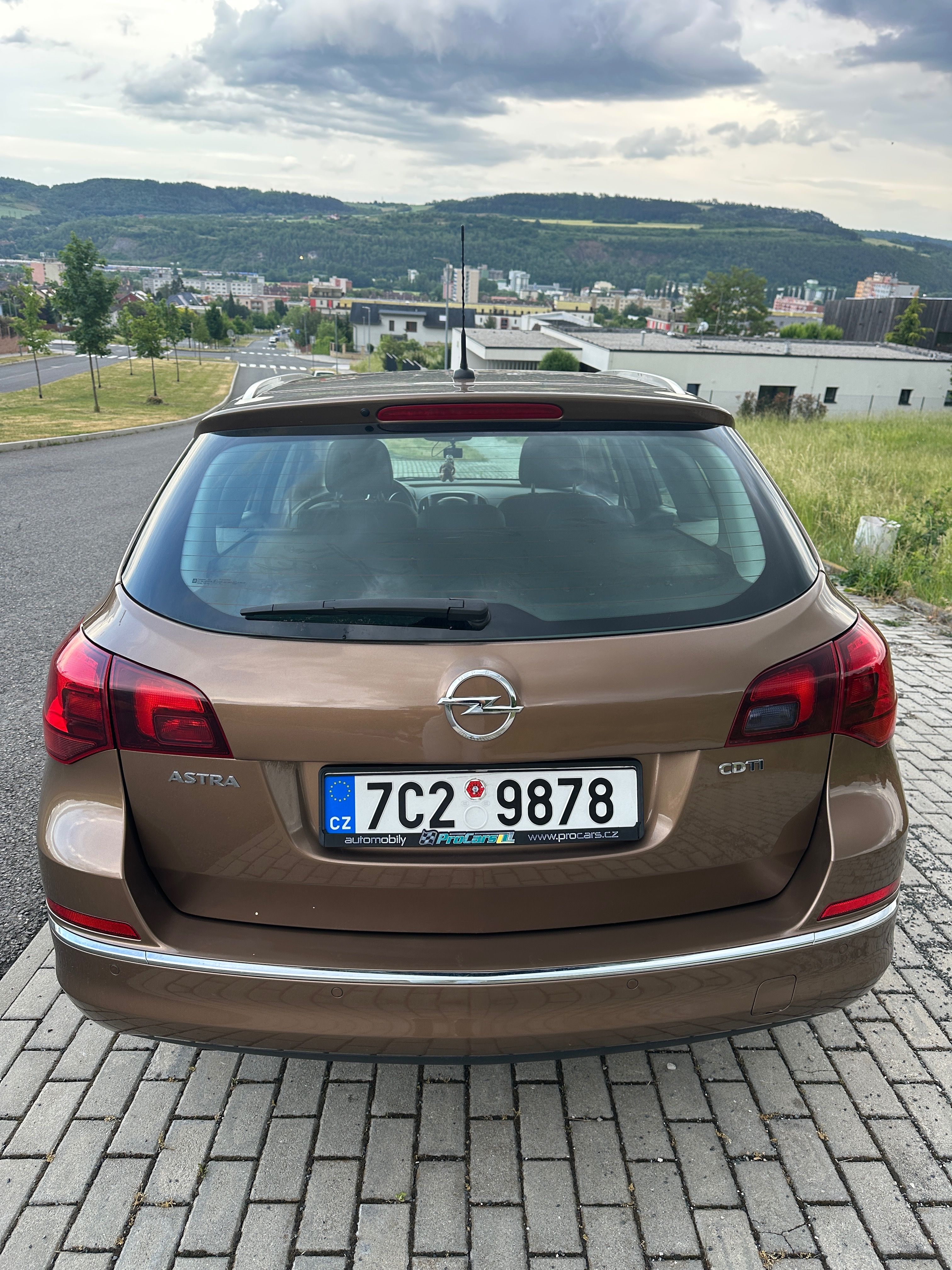 Opel Astra, Sports Tourer 1.6 CDTI 96 kW - fotka 4