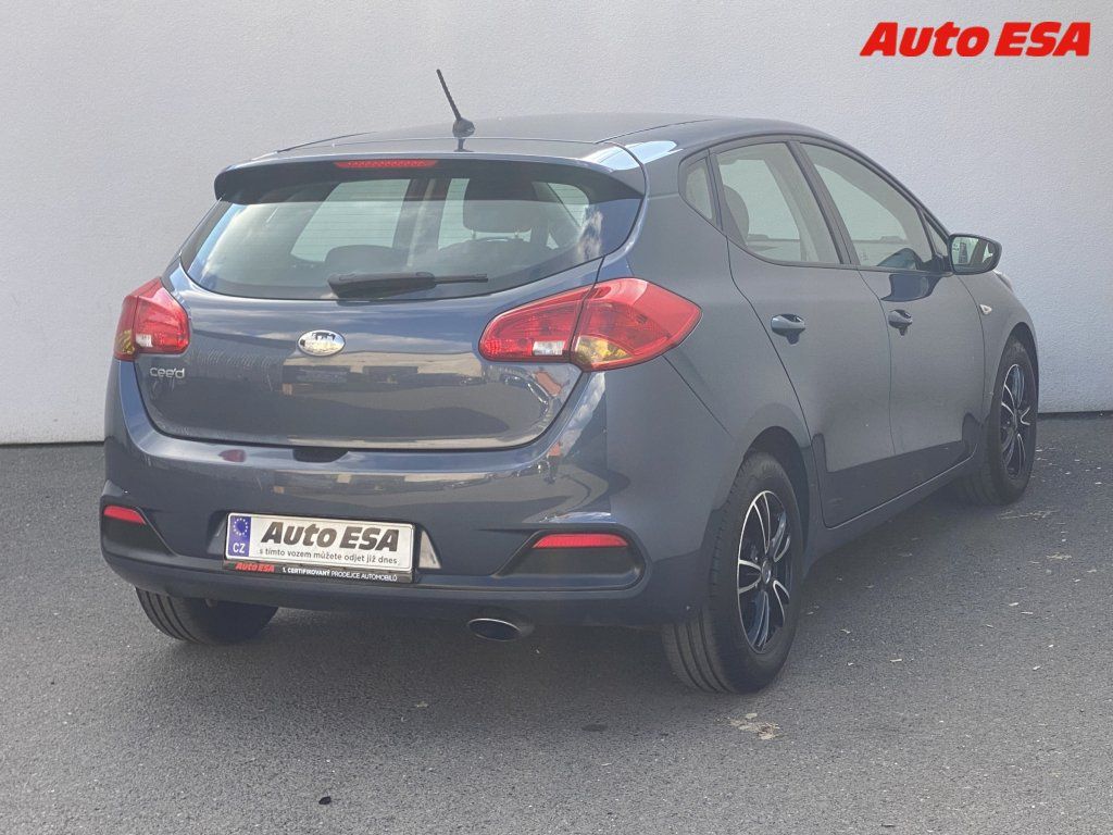 Kia Cee´d, 1.4. i - fotka 4