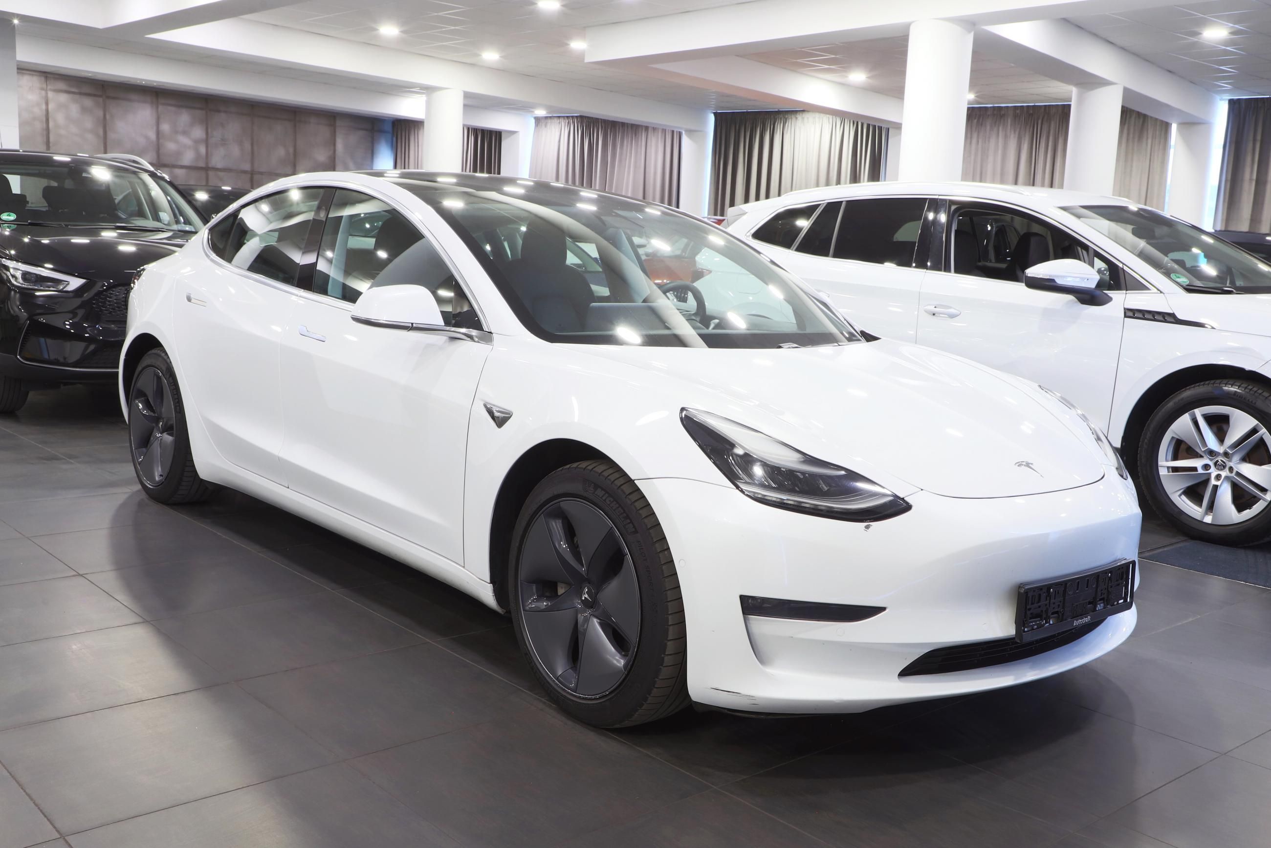 Tesla Model 3, Dual Motor 350kW Long Range