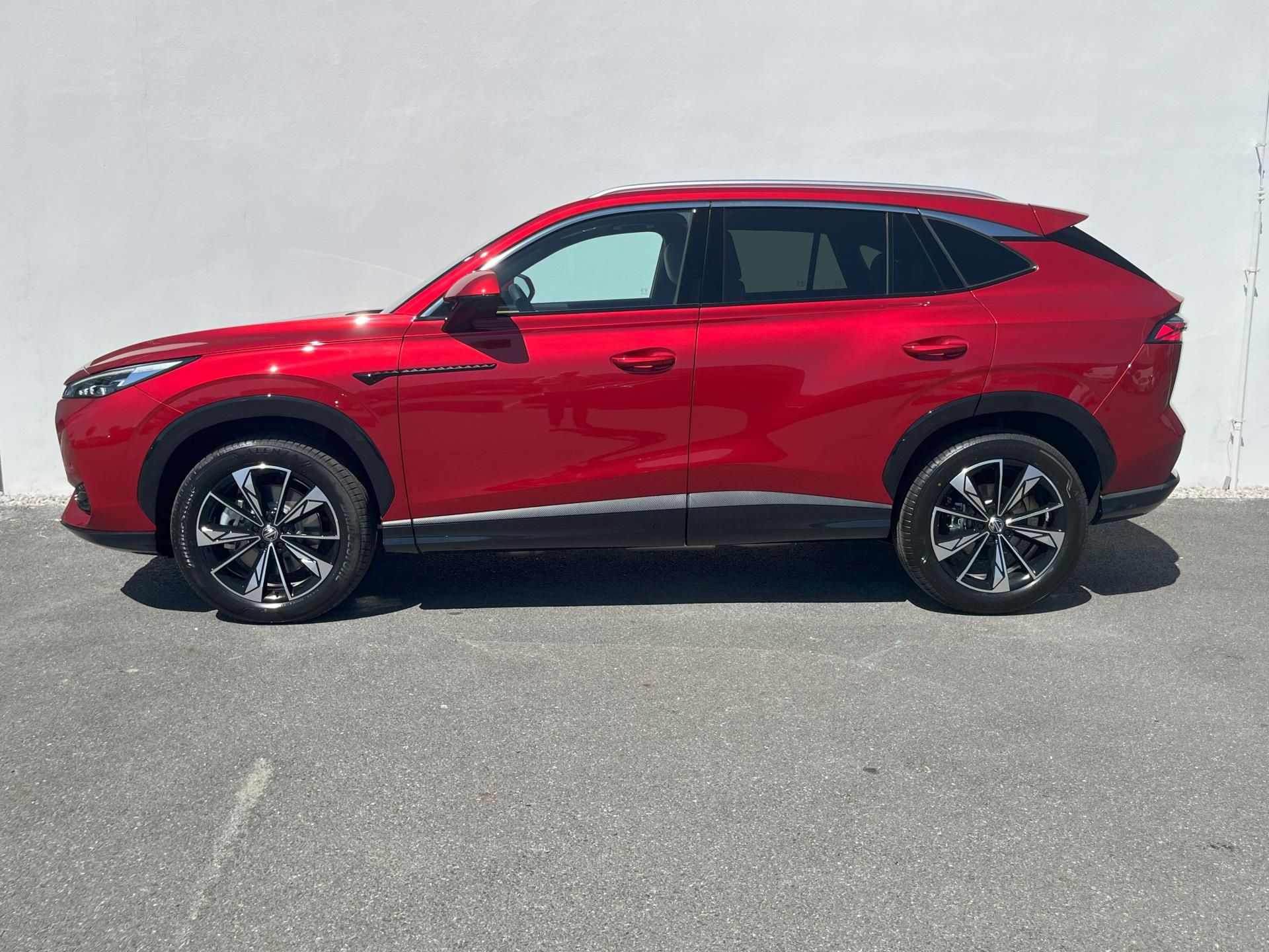 MG HS, 1.5 TGi / 125 kW EXCLUSIVE - fotka 3