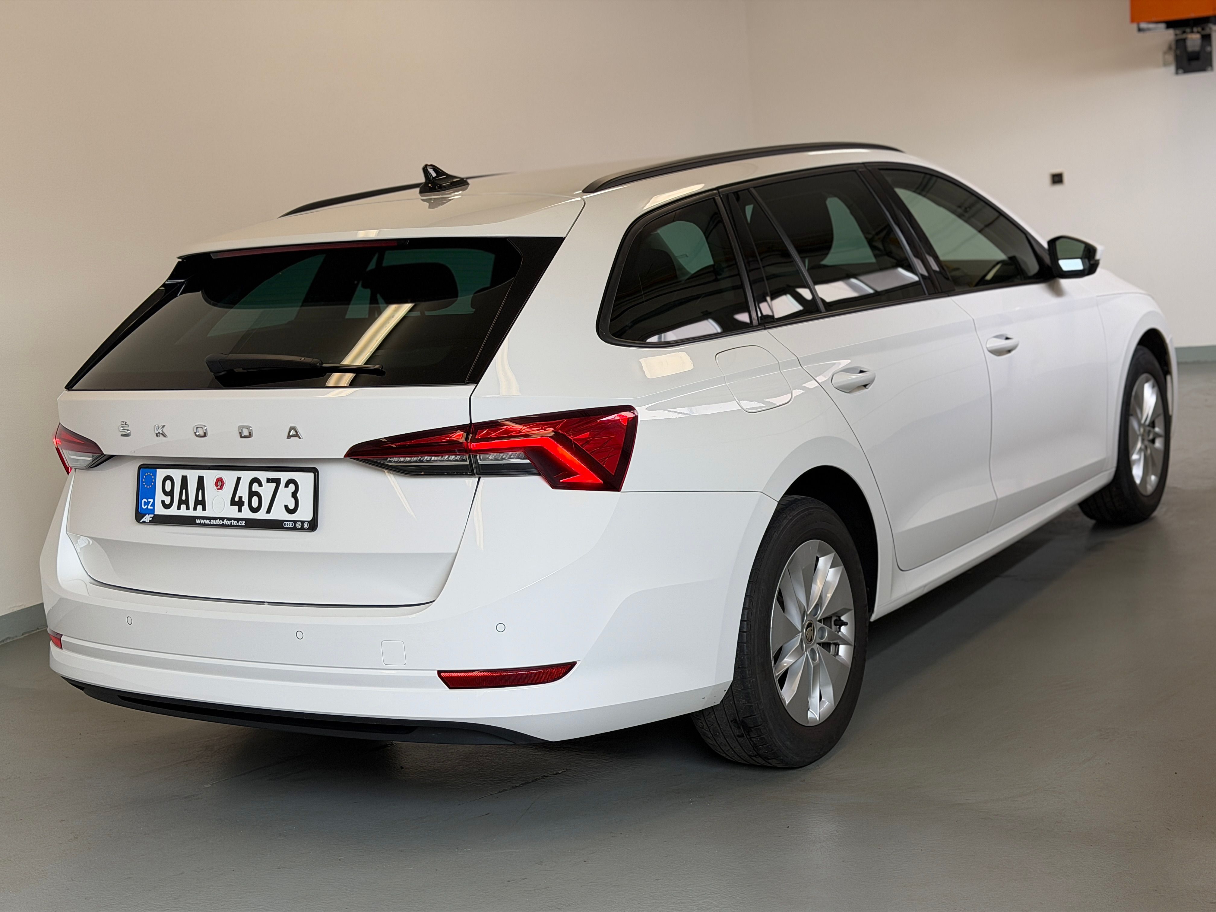Škoda Octavia, IV combi 2,0 TDI 85kW - fotka 6