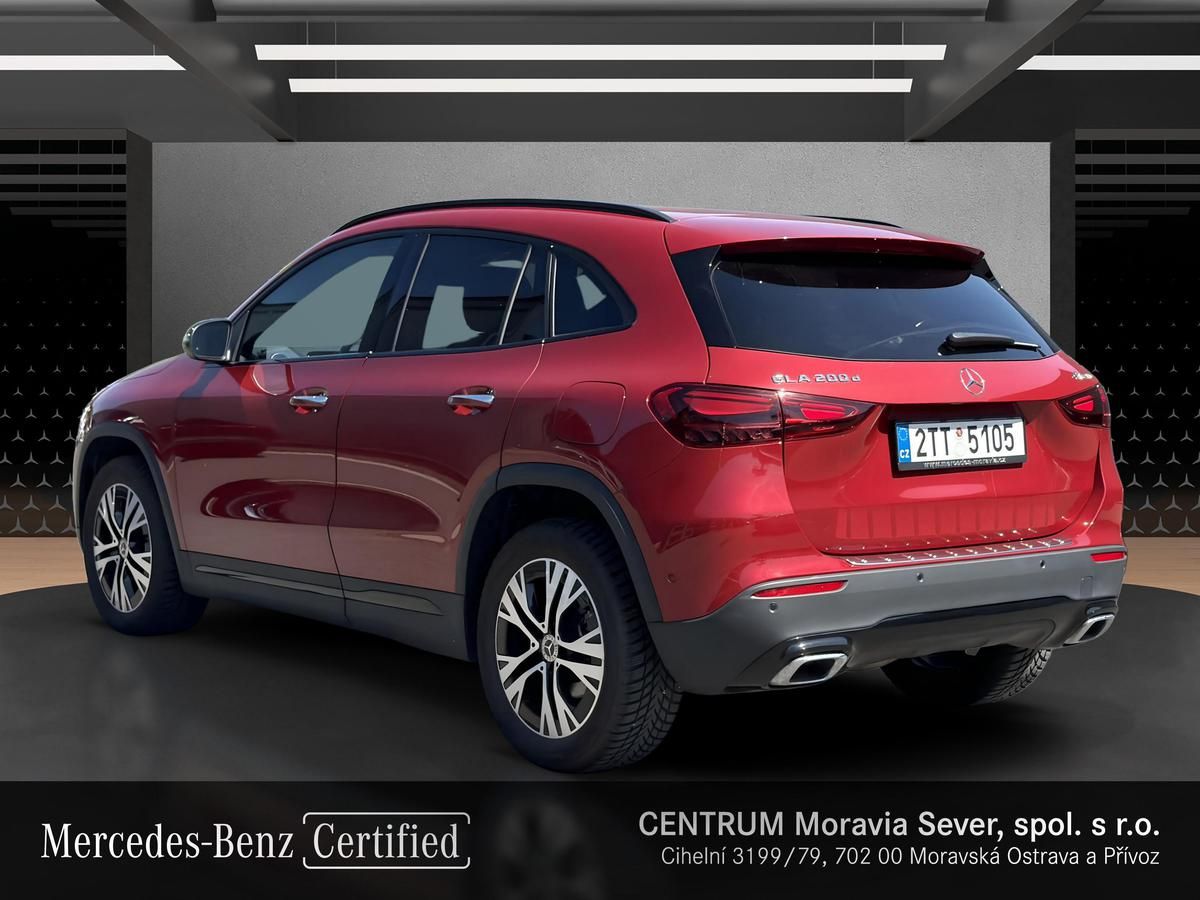Mercedes-Benz GLA, 200d 4M - fotka 3