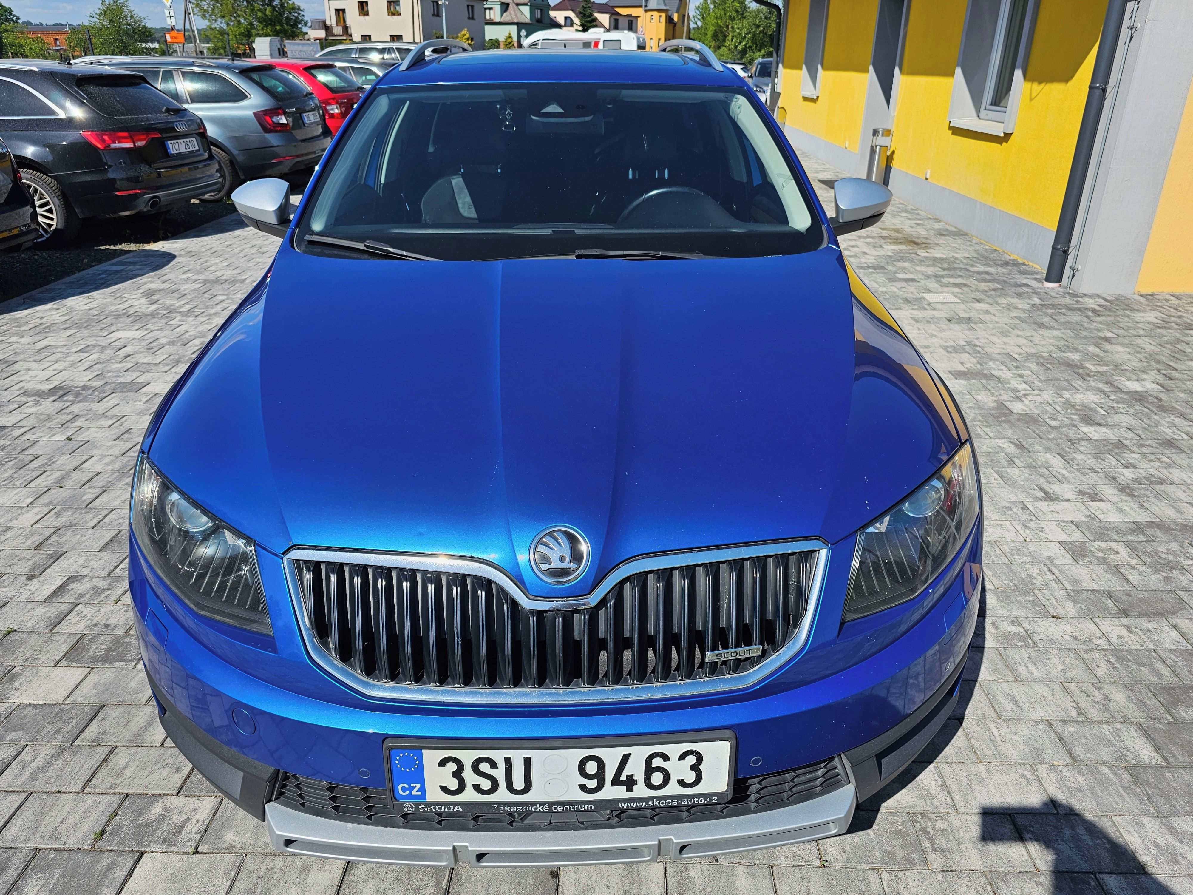 Škoda Octavia, Scout 2.0TDI 135kw,DSG,nez.top - fotka 2