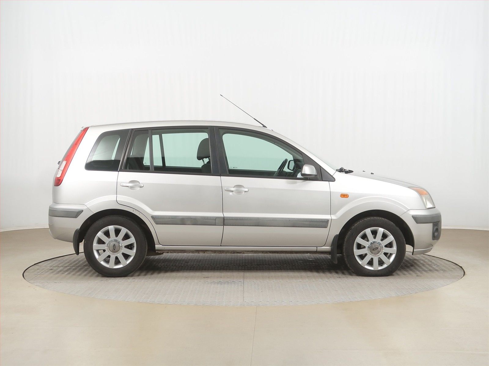 Ford Fusion, 1.4, Automatická klima - fotka 6