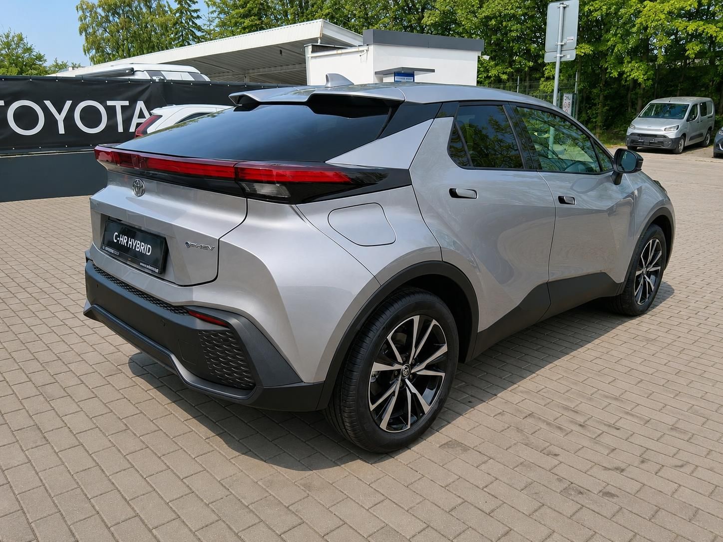 Toyota C-HR, 2.0 PHEV STYLE - fotka 2