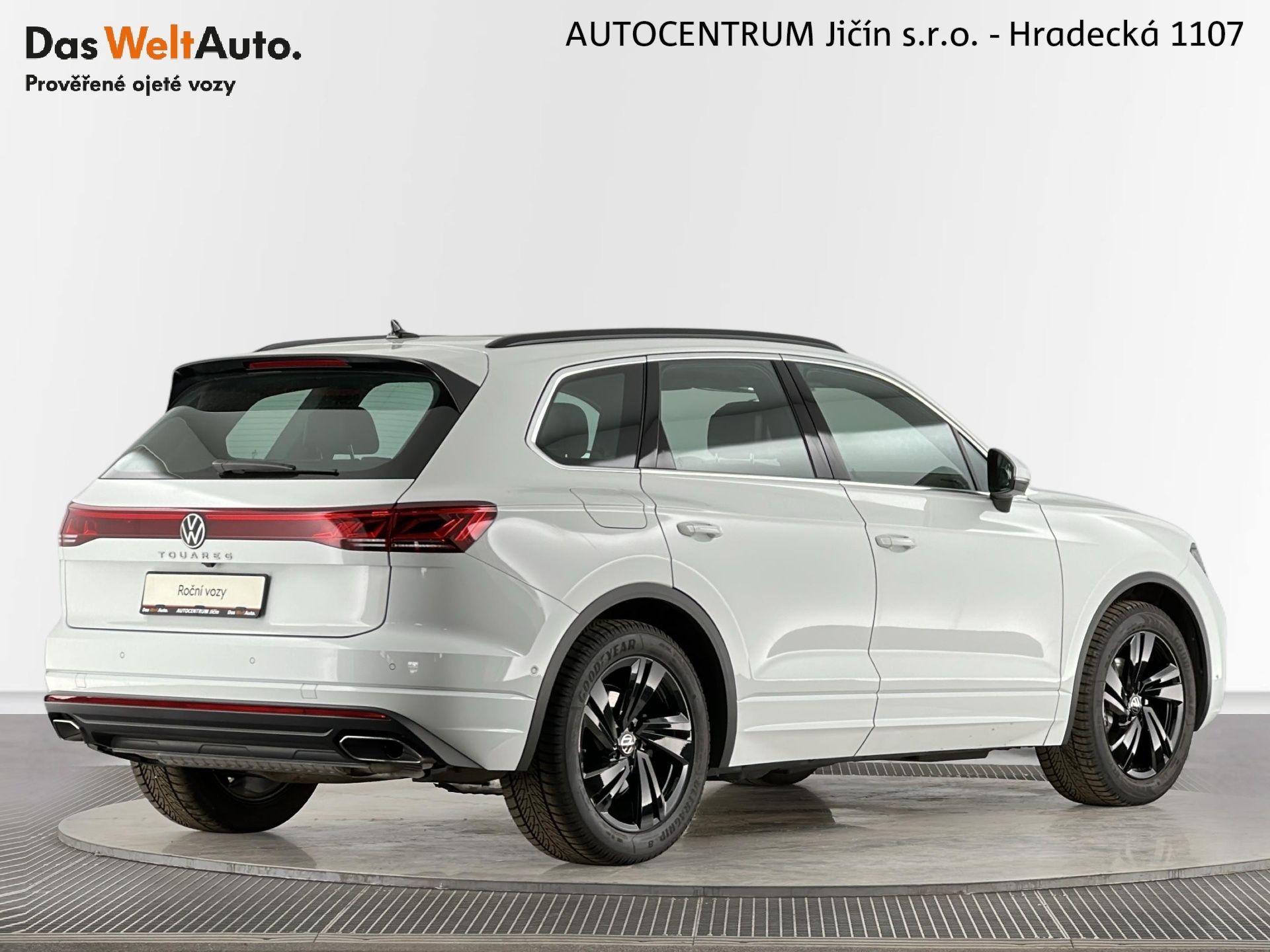 Volkswagen Touareg, Elegance 3.0 TDI 210kW 4Motion - fotka 2