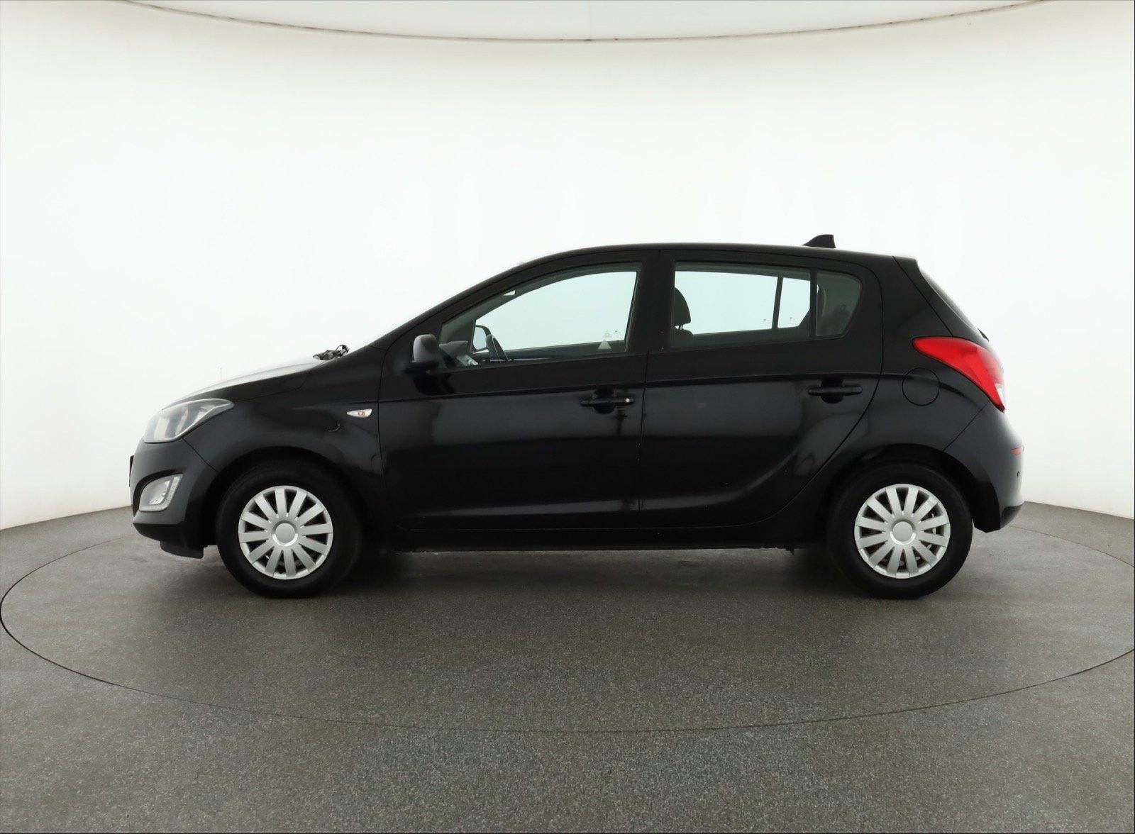 Hyundai i20, 1.1 CRDi, Klima, El. okna - fotka 3