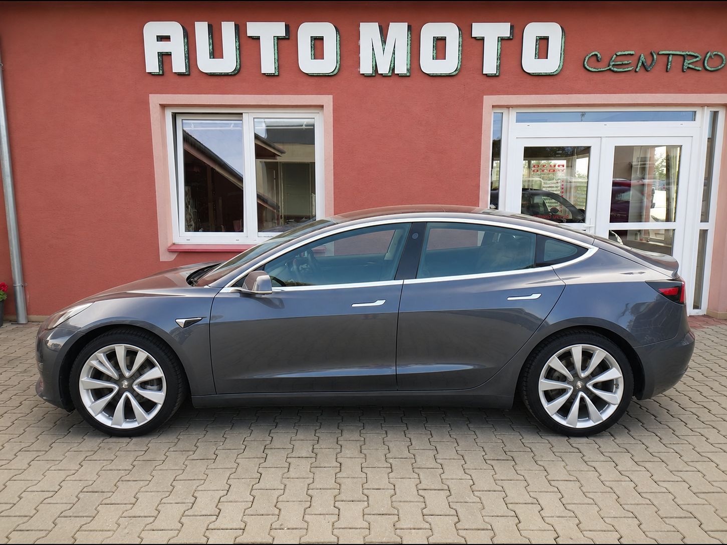 Tesla Model 3, Long Range Dual Motor 340 kW S - fotka 2