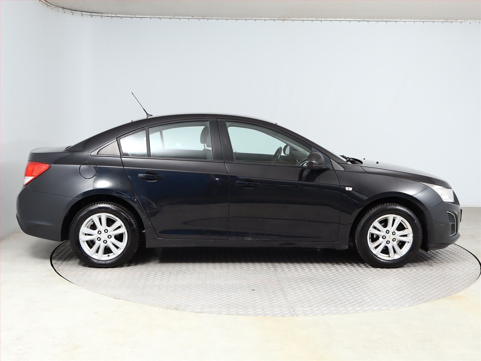 Chevrolet Cruze, 1.6 i 16V, ČR,1.maj - fotka 6