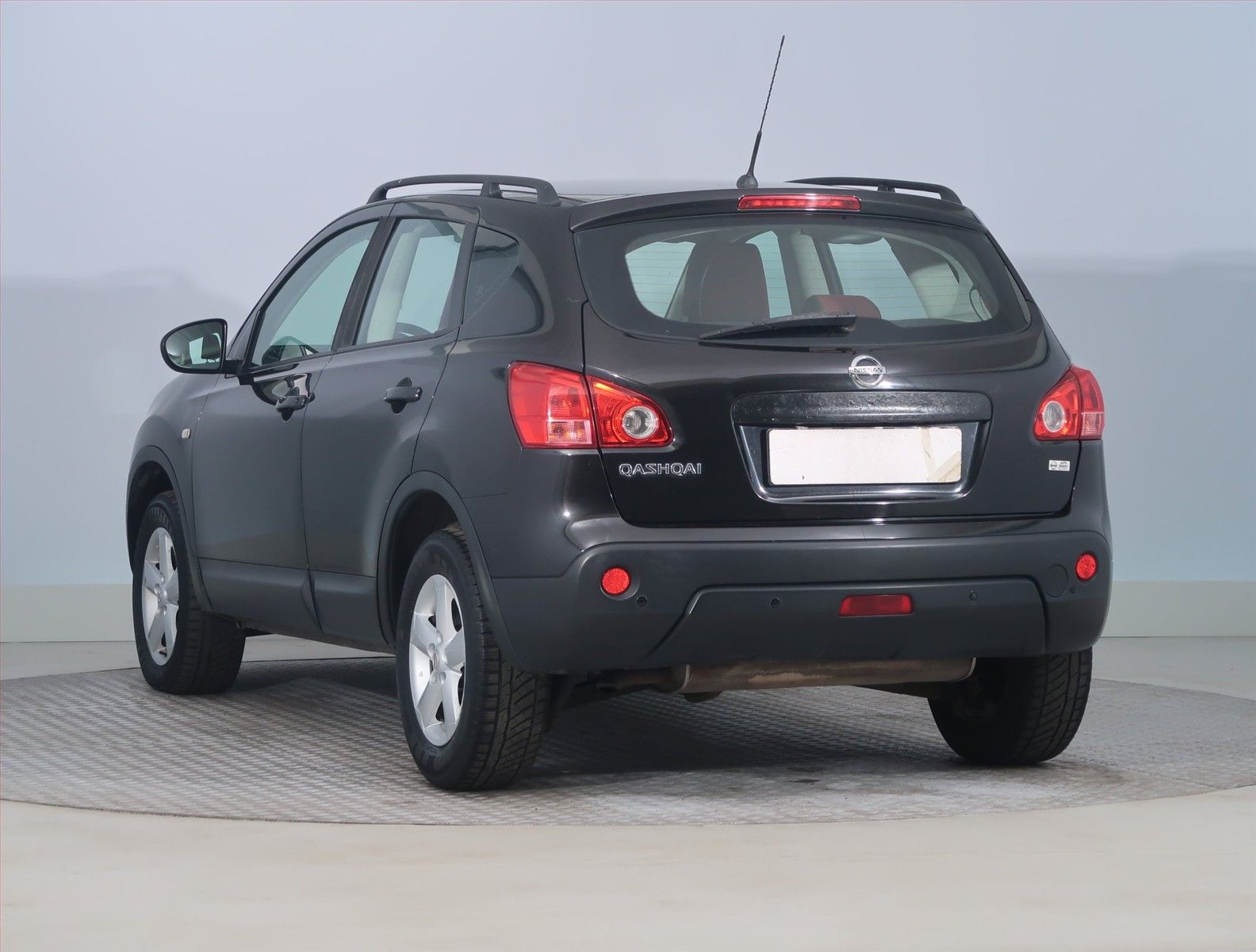 Nissan Qashqai, 1.6, ČR,1.maj - fotka 4